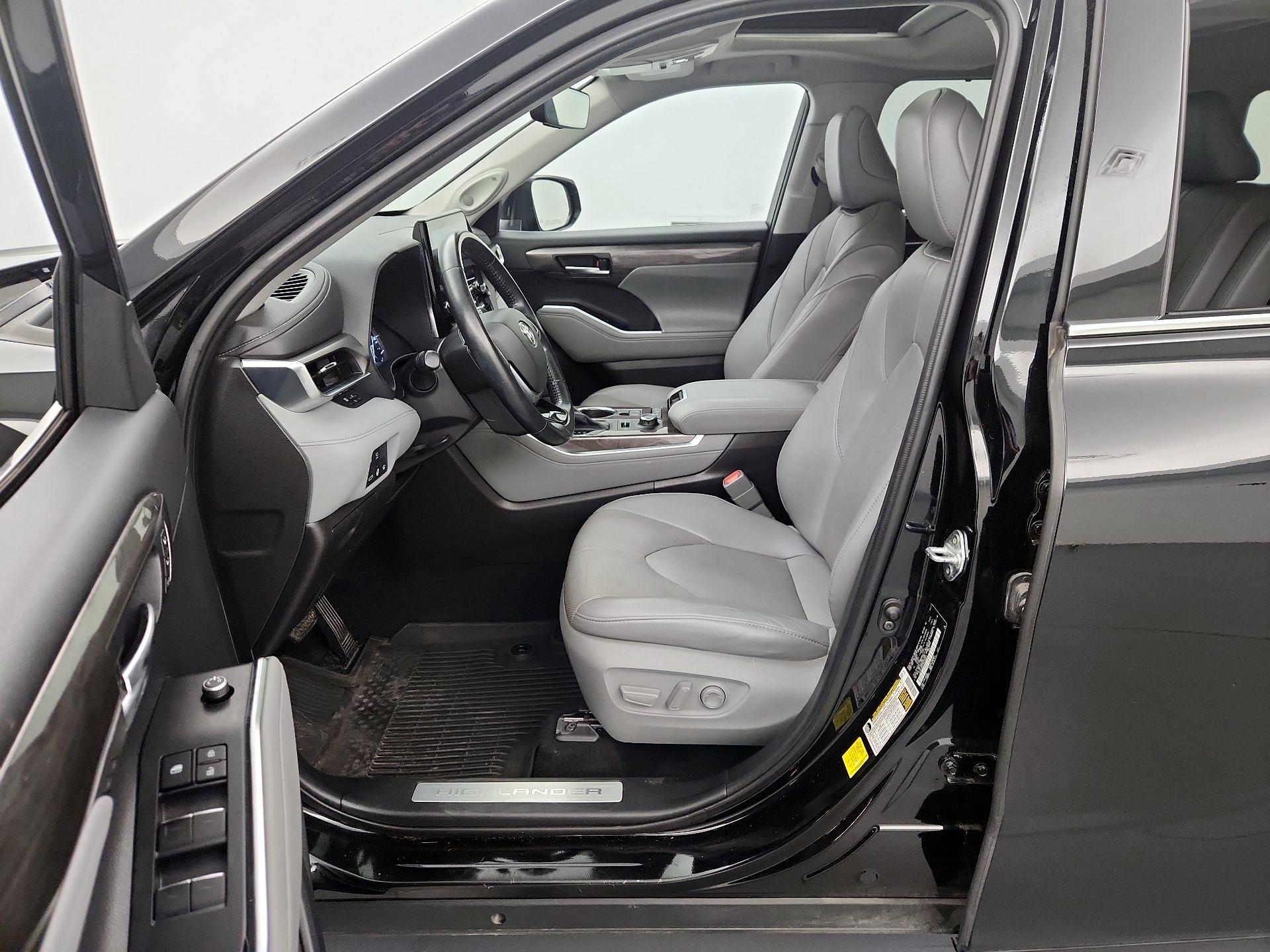 Thumbnail: 2021 Toyota Highlander - 11