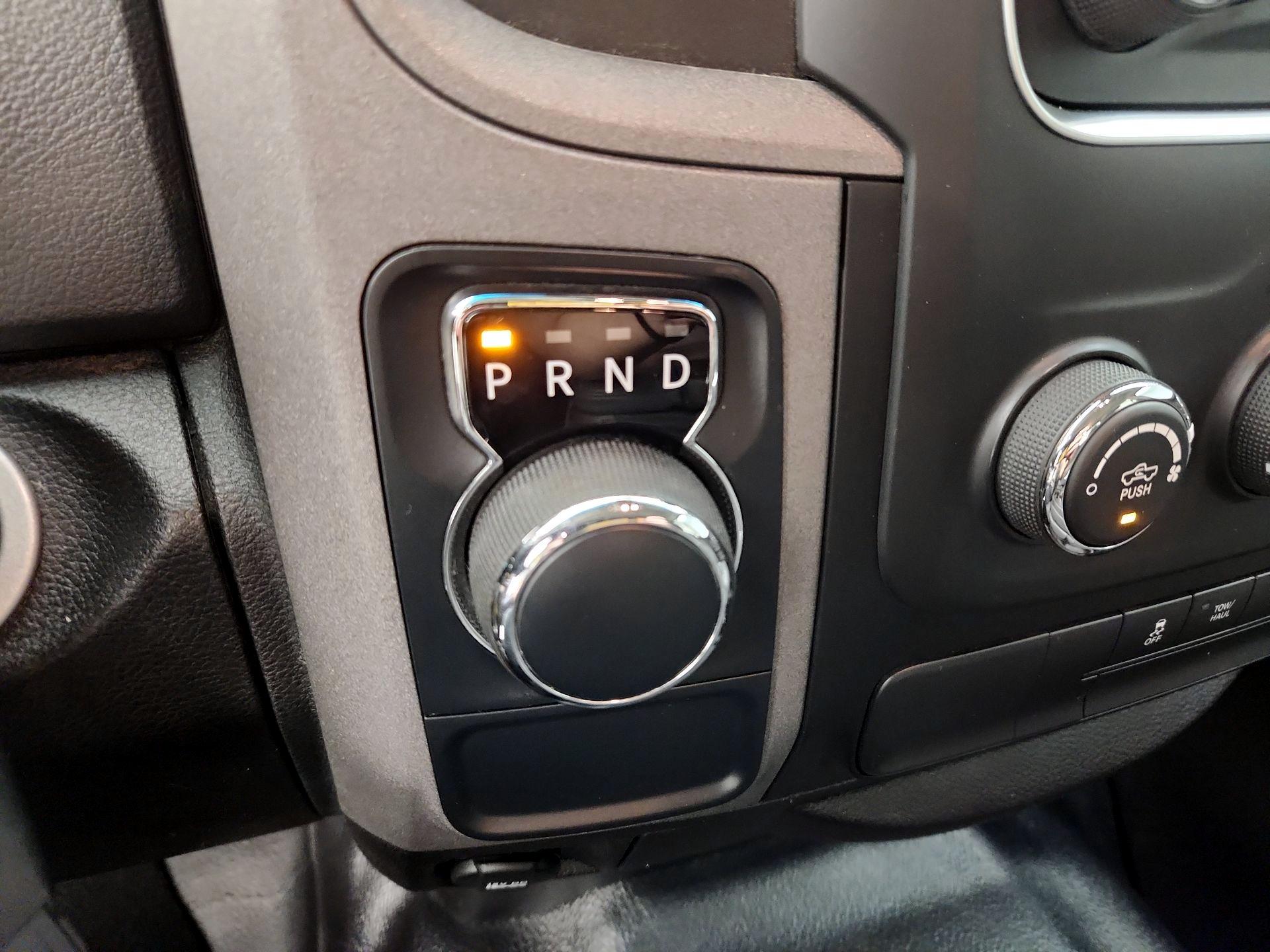 Thumbnail: 2019 RAM 1500 Classic - 17