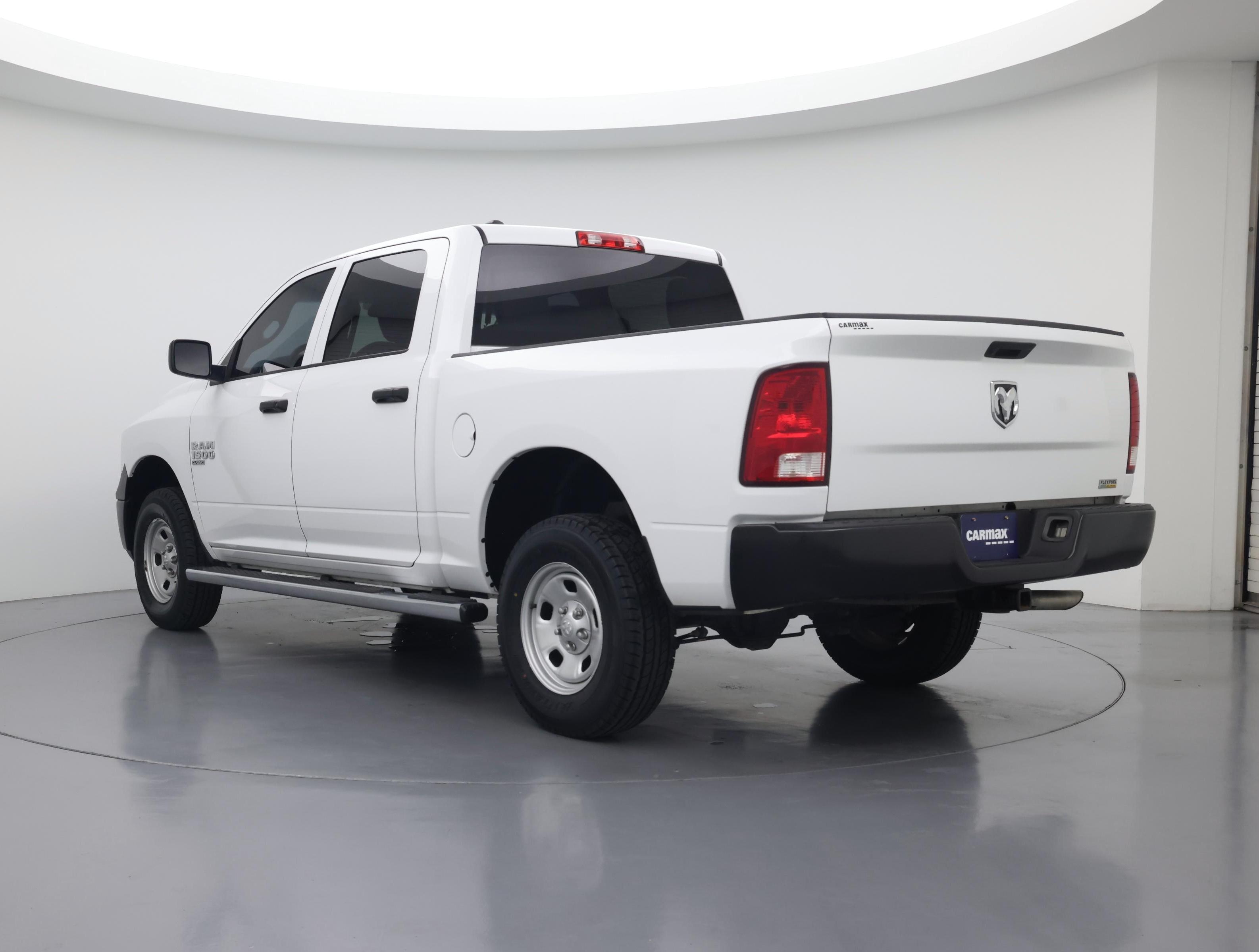 Thumbnail: 2019 RAM 1500 Classic - 2