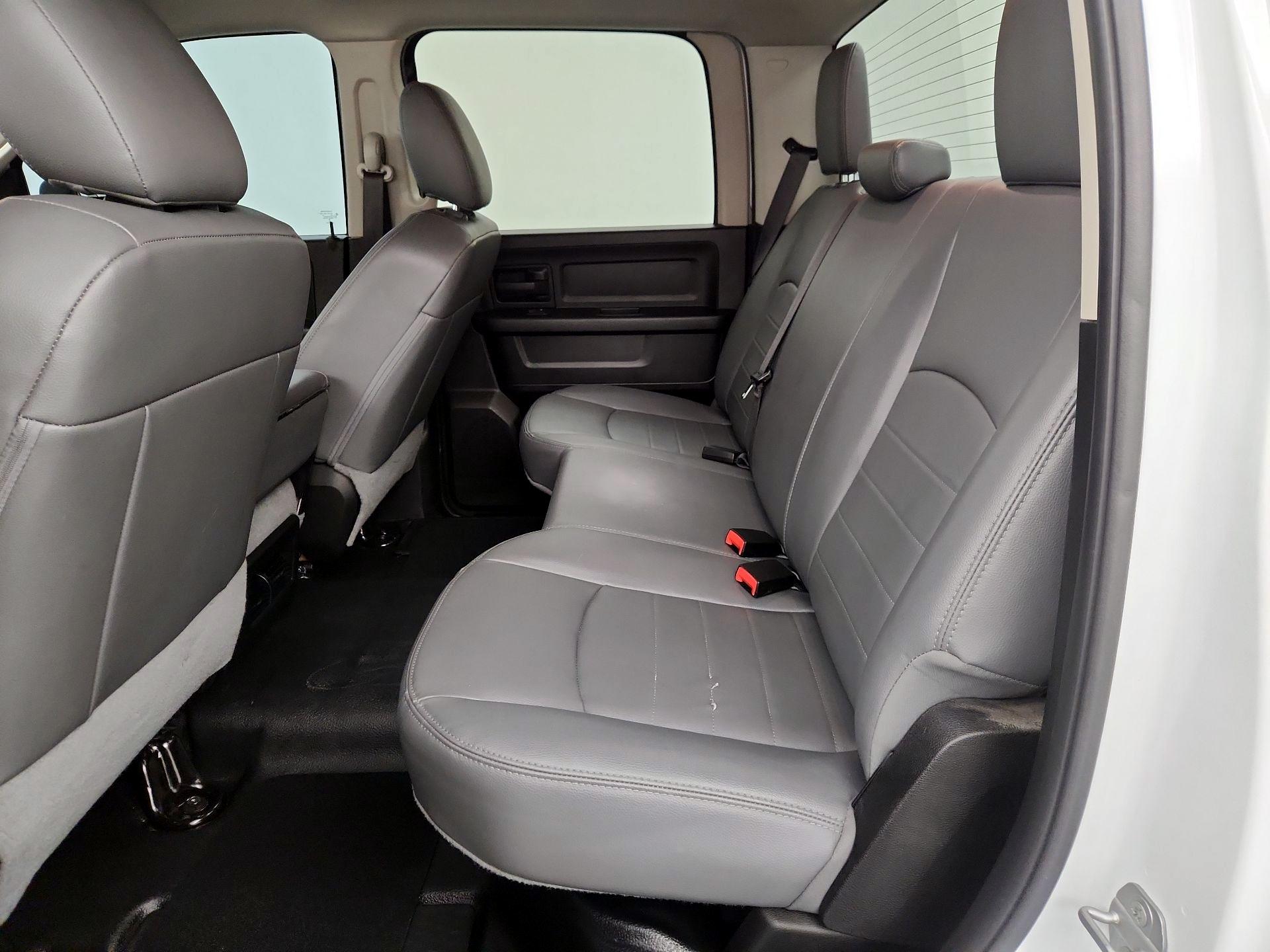 Thumbnail: 2019 RAM 1500 Classic - 19