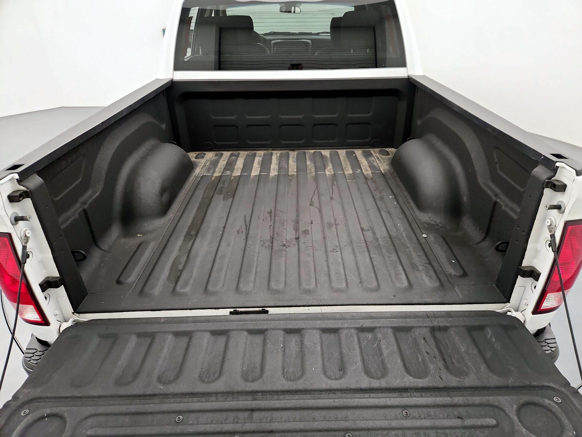 Thumbnail: 2019 RAM 1500 Classic - 20