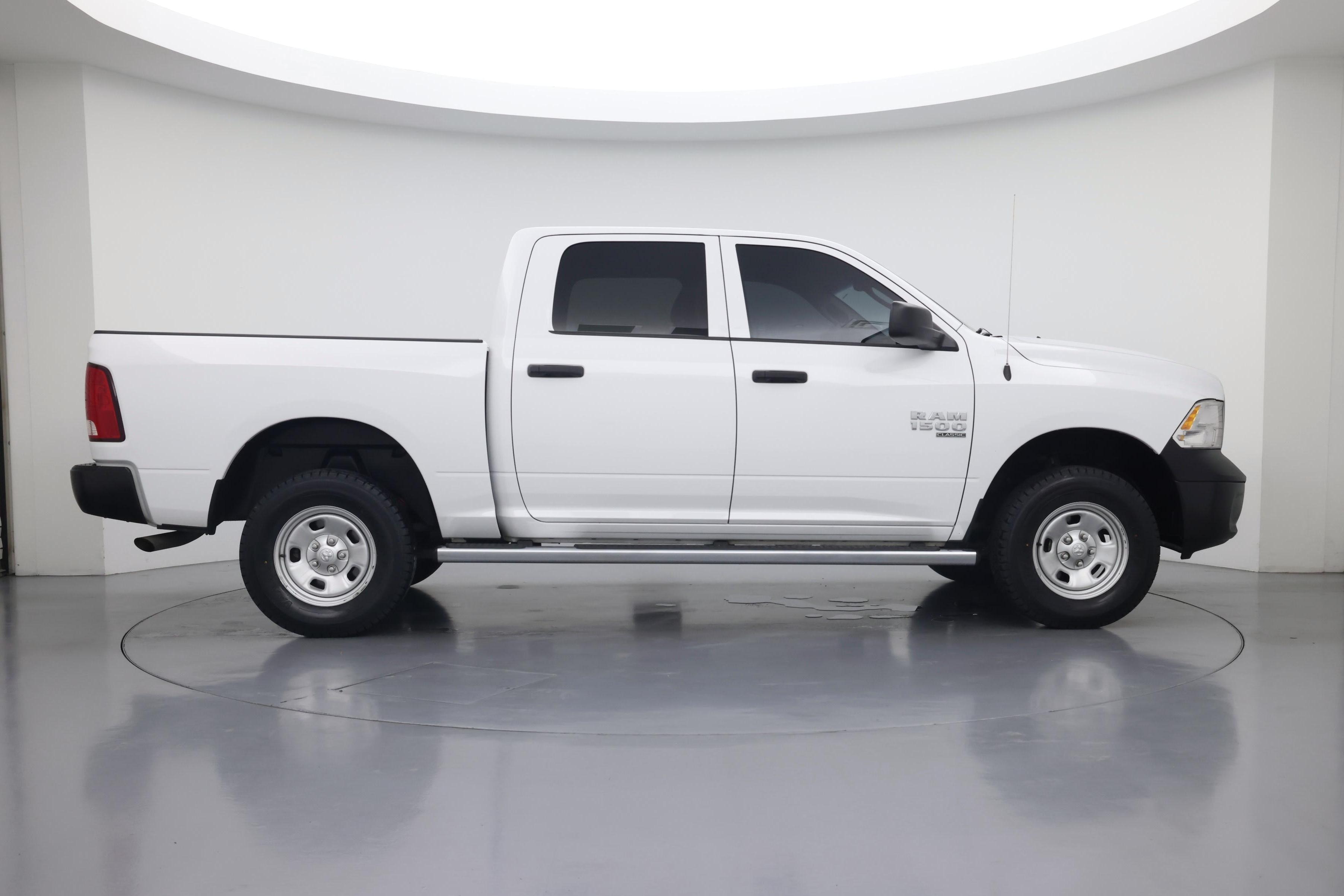 Thumbnail: 2019 RAM 1500 Classic - 7