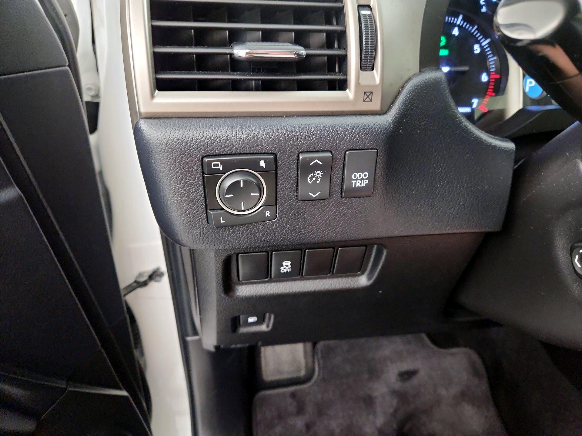 Thumbnail: 2017 Lexus GX - 13