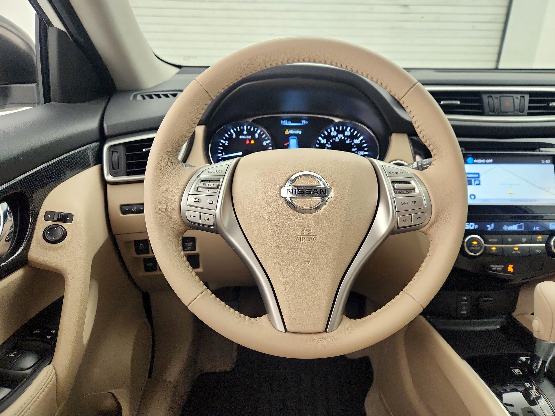 Thumbnail: 2015 Nissan Rogue - 10
