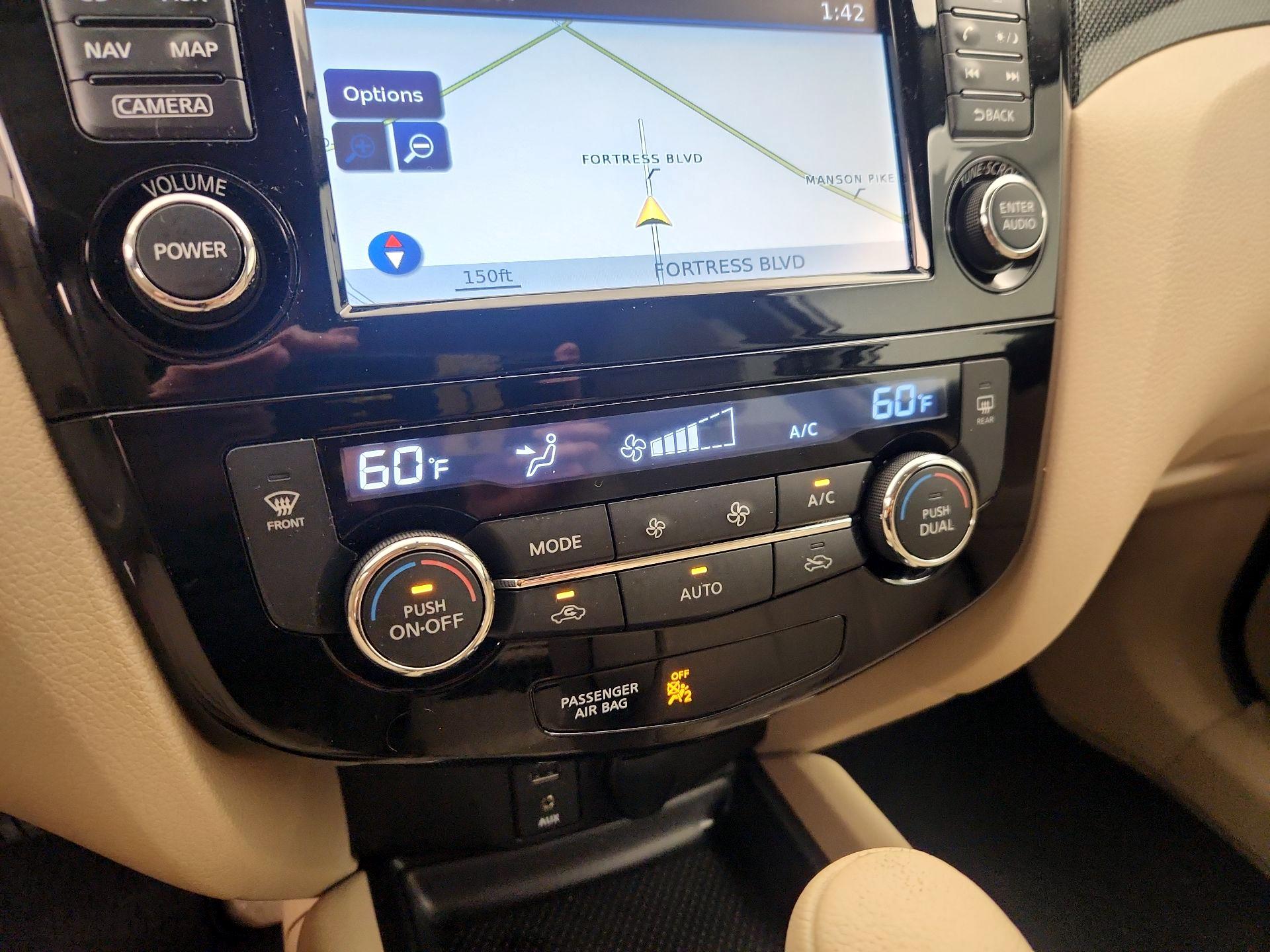 Thumbnail: 2015 Nissan Rogue - 17