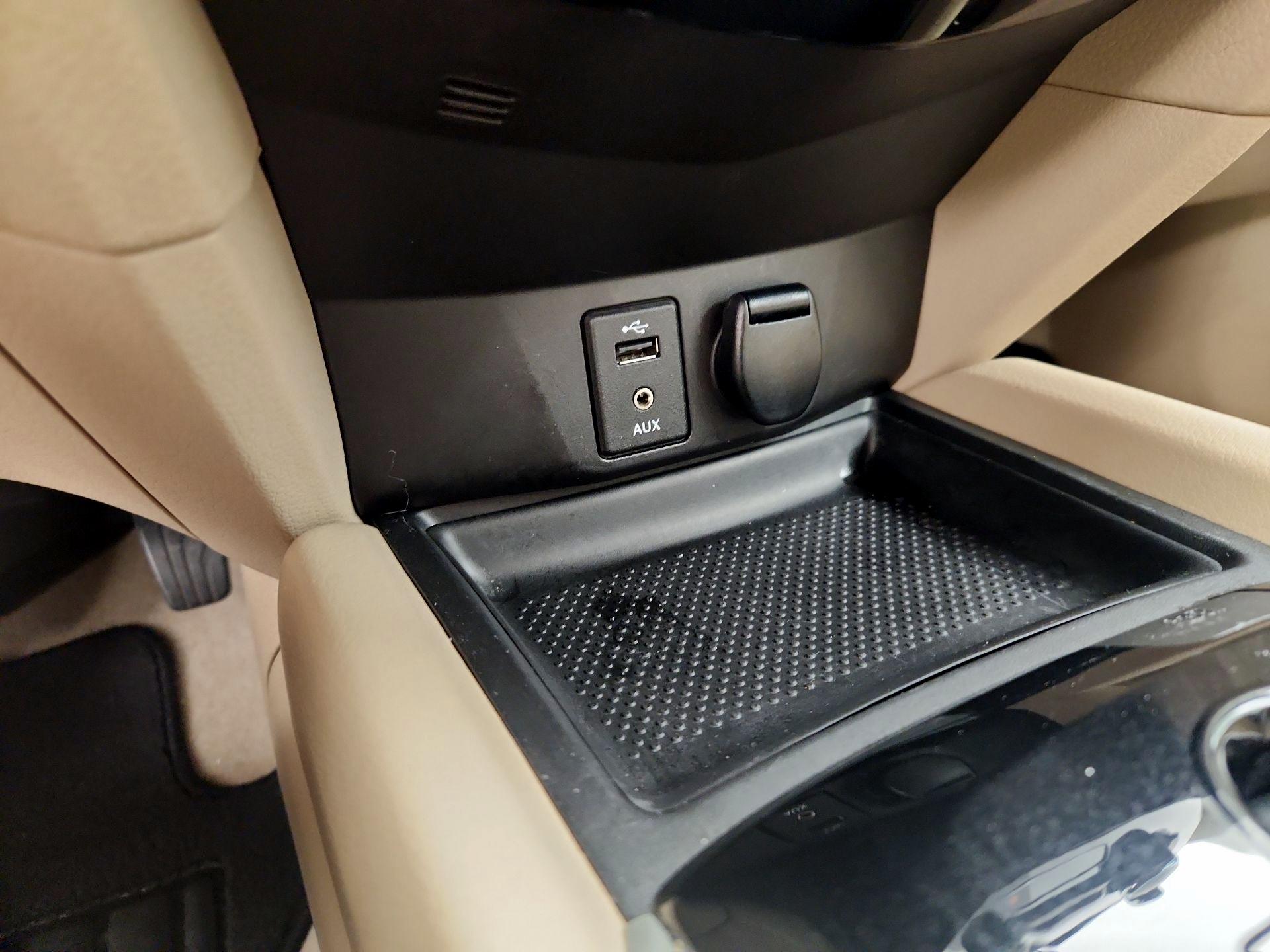Thumbnail: 2015 Nissan Rogue - 19