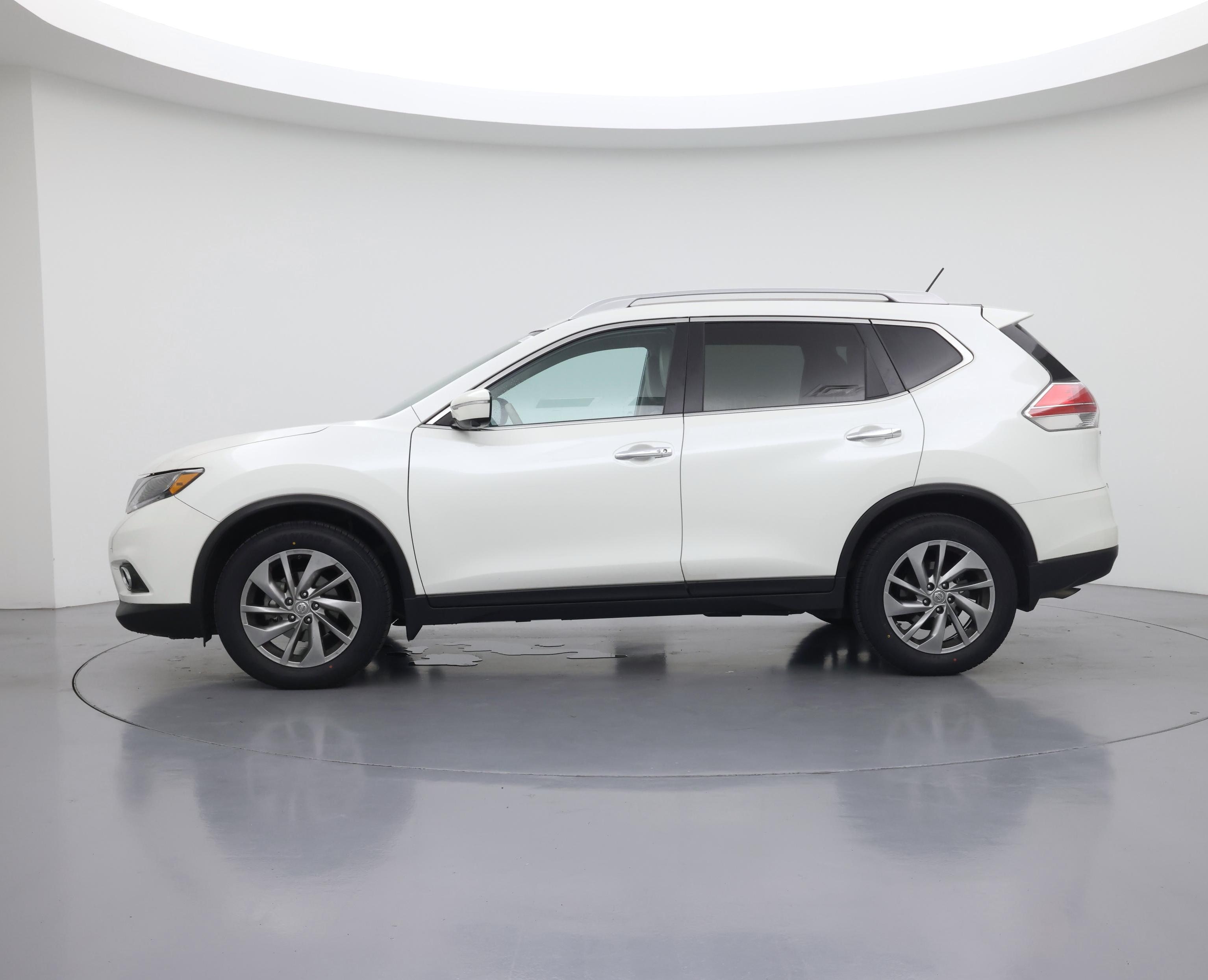 Thumbnail: 2015 Nissan Rogue - 3