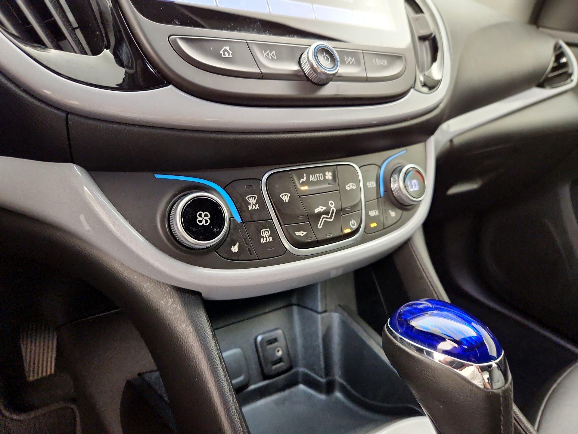 Thumbnail: 2017 Chevrolet Volt - 16