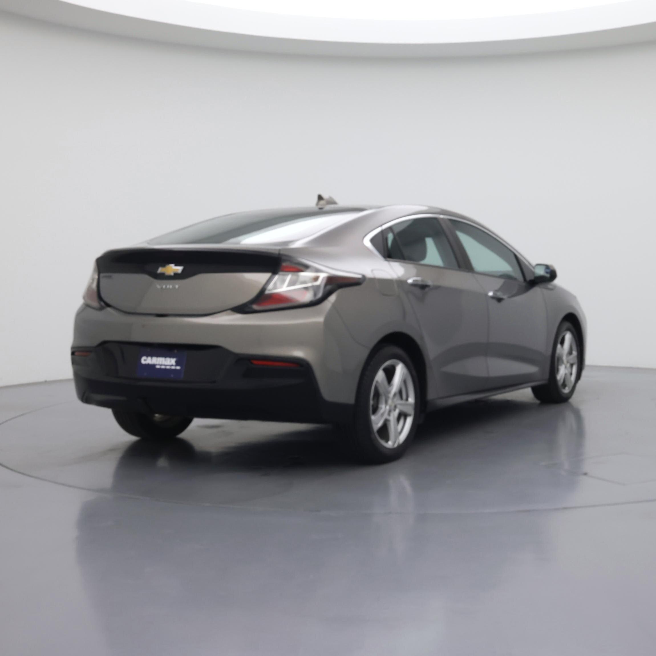 Thumbnail: 2017 Chevrolet Volt - 8