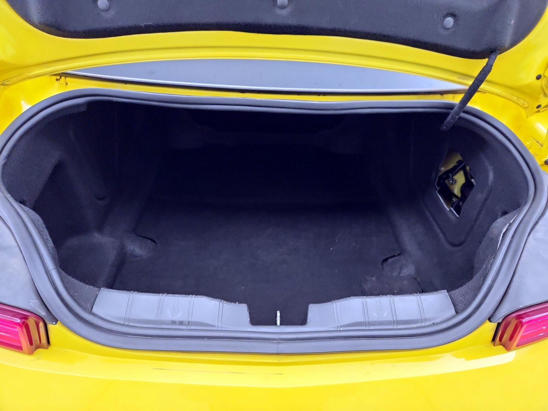 Thumbnail: 2018 Chevrolet Camaro - 17