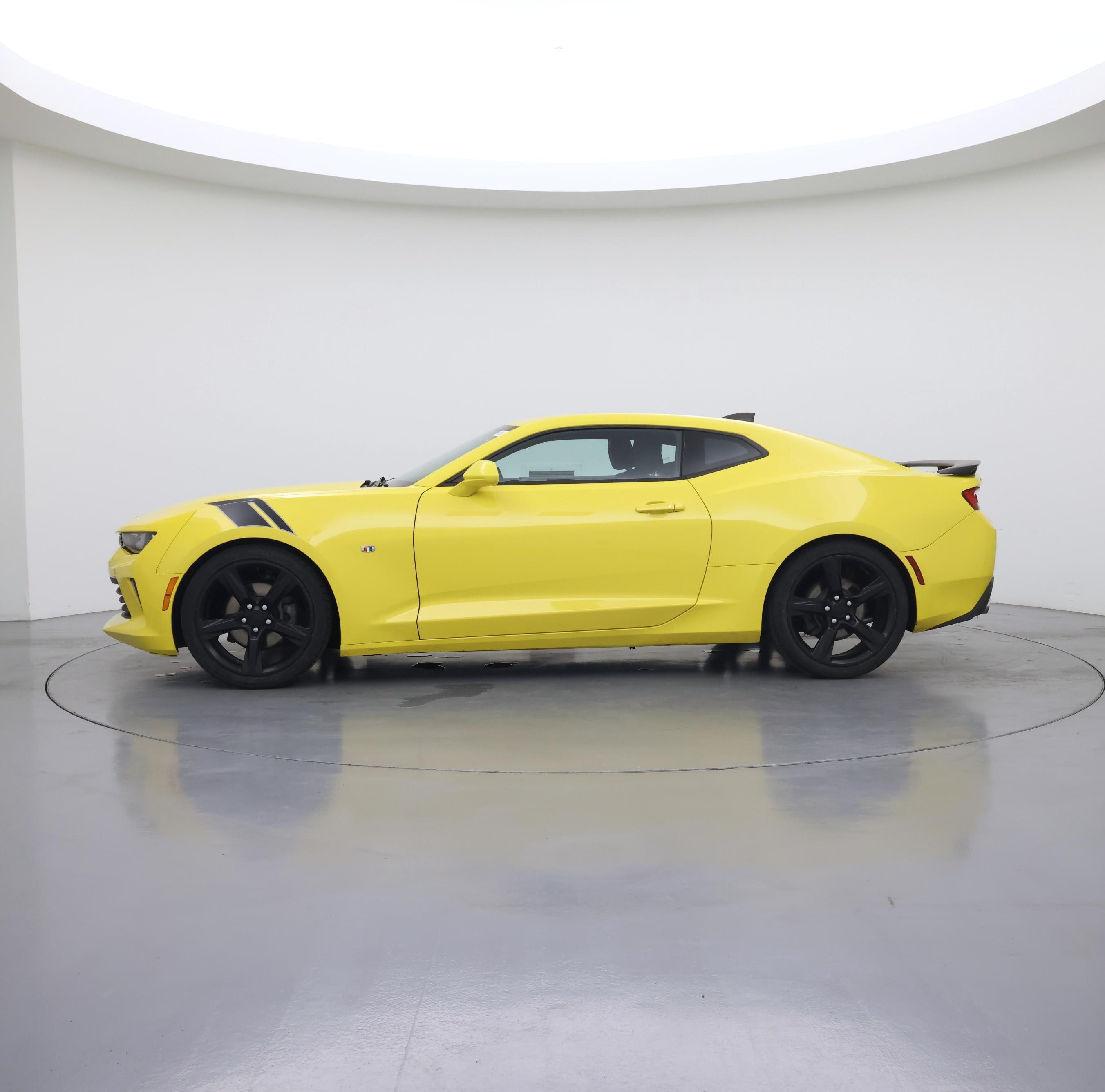 Thumbnail: 2018 Chevrolet Camaro - 3