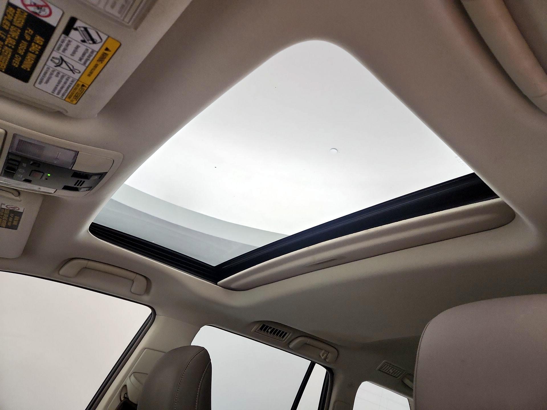 Thumbnail: 2019 Lexus GX - 19