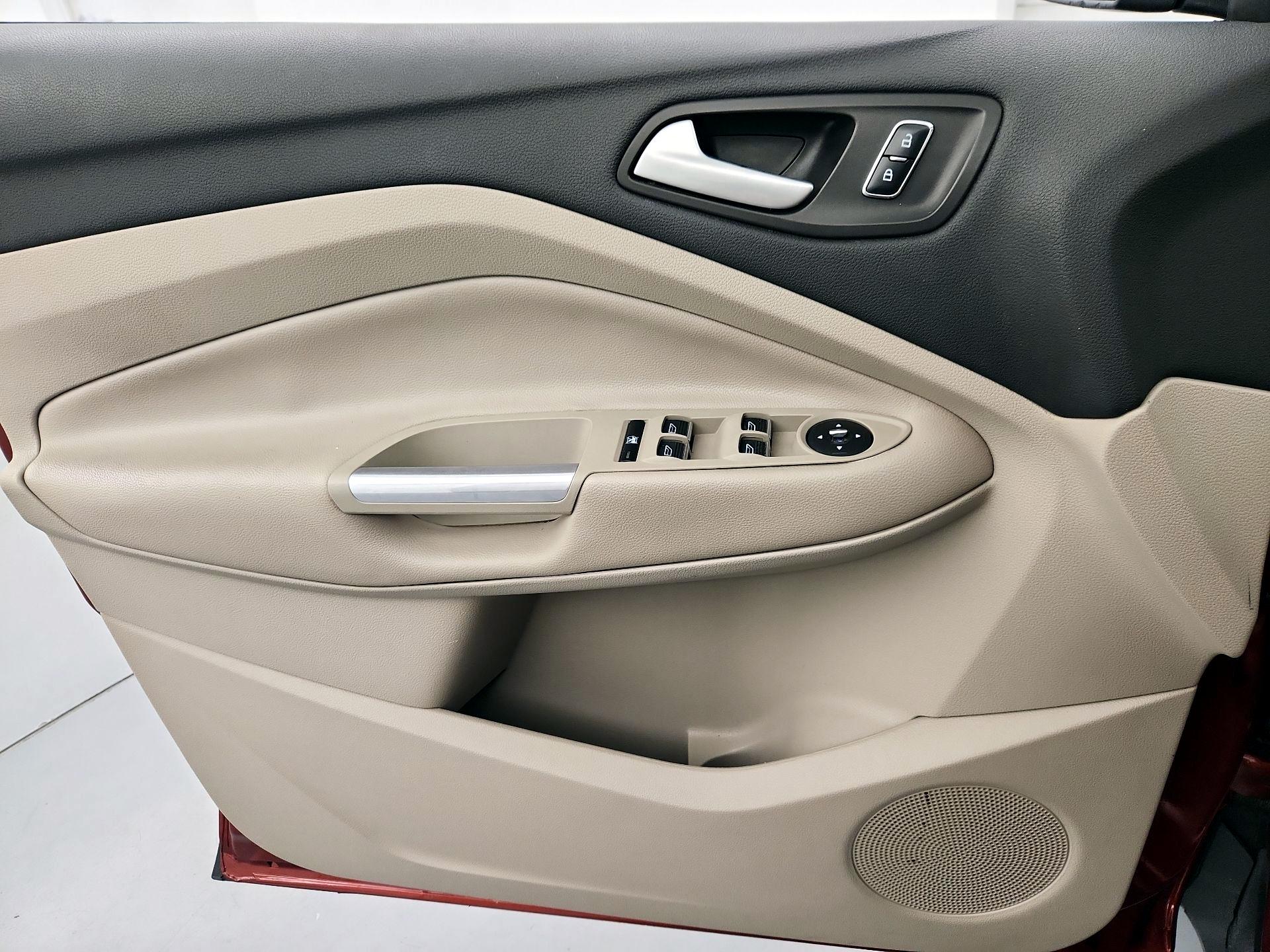 Thumbnail: 2016 Ford Escape - 12