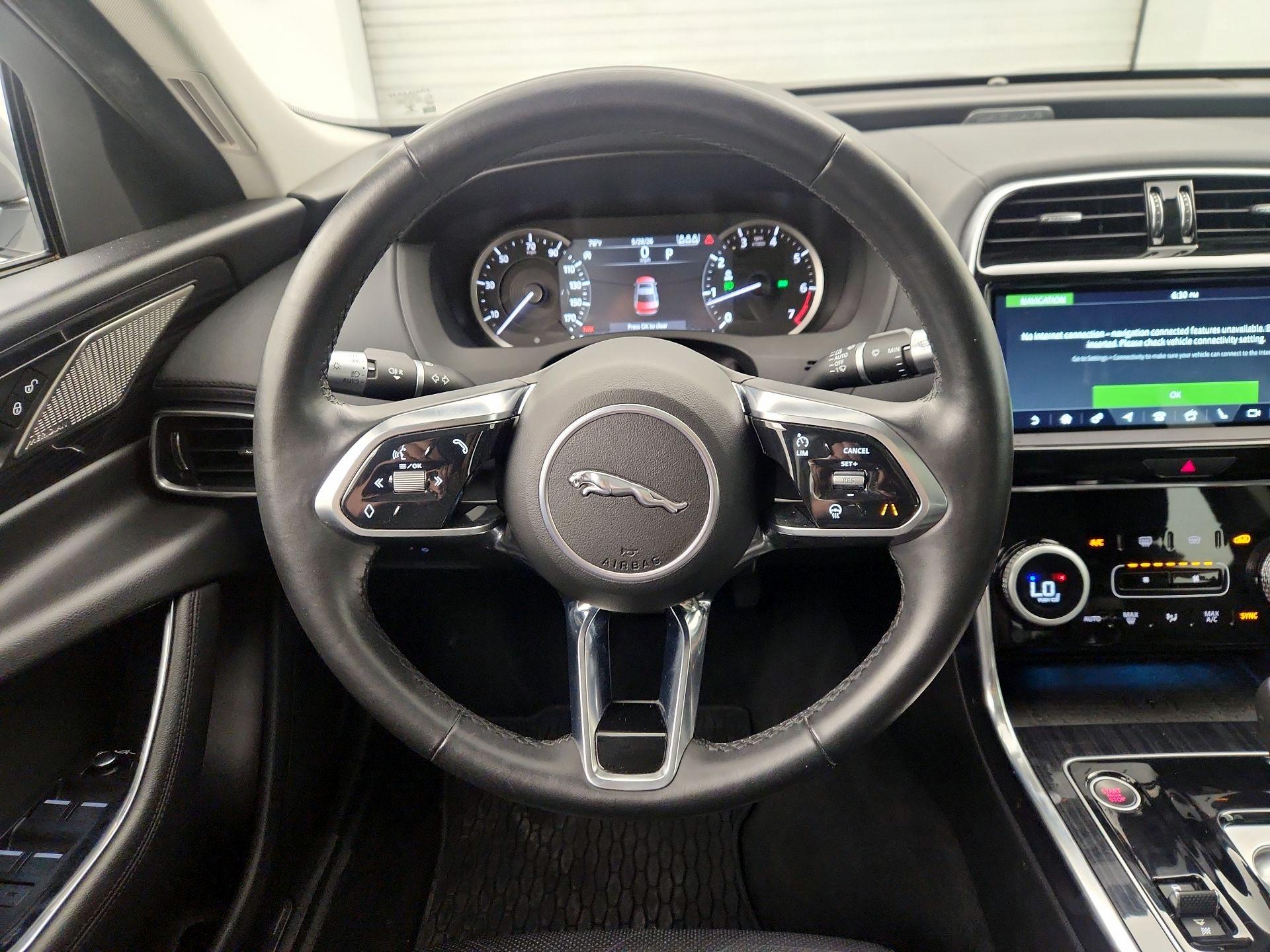 Thumbnail: 2020 Jaguar XE - 10