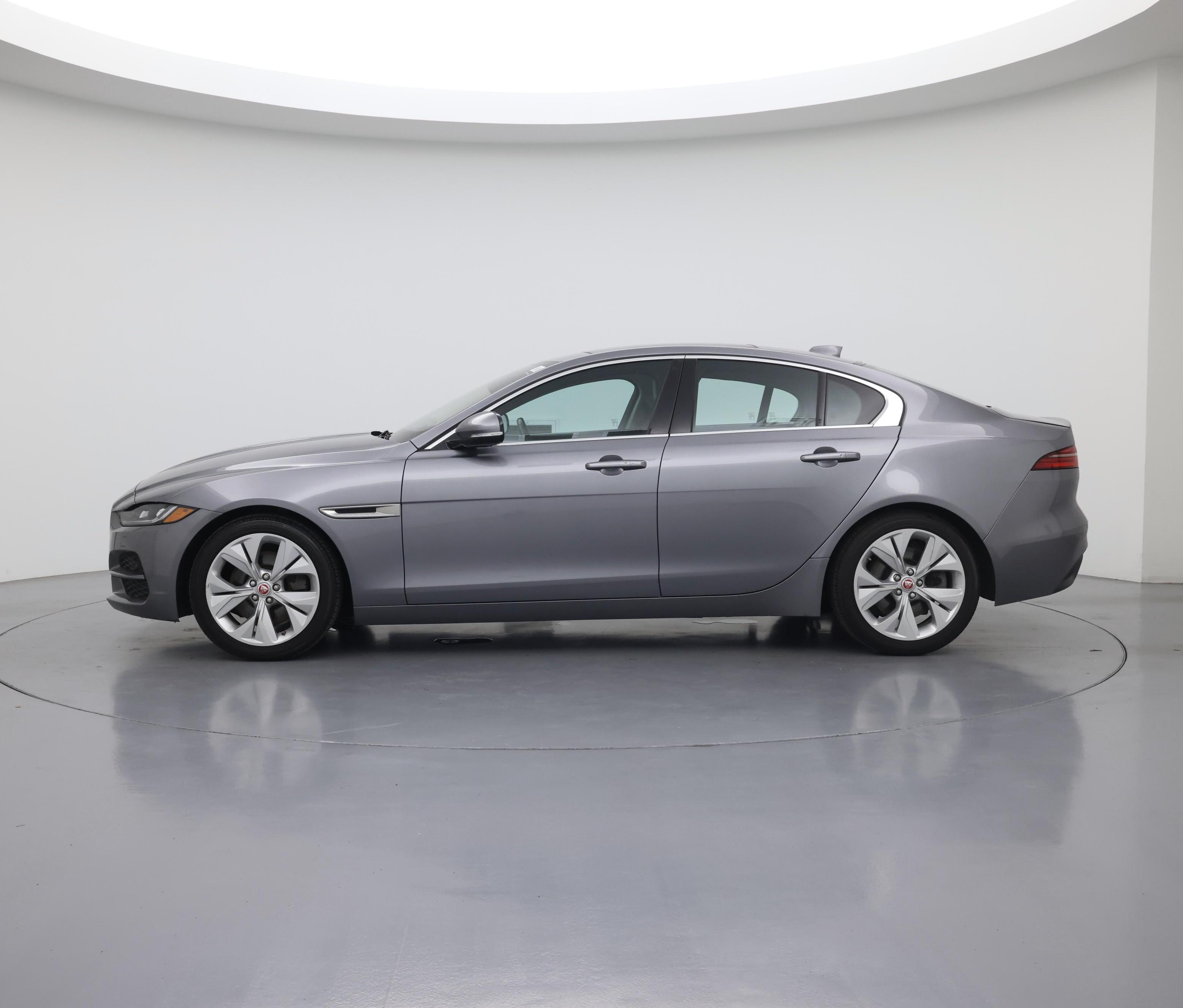 Thumbnail: 2020 Jaguar XE - 3