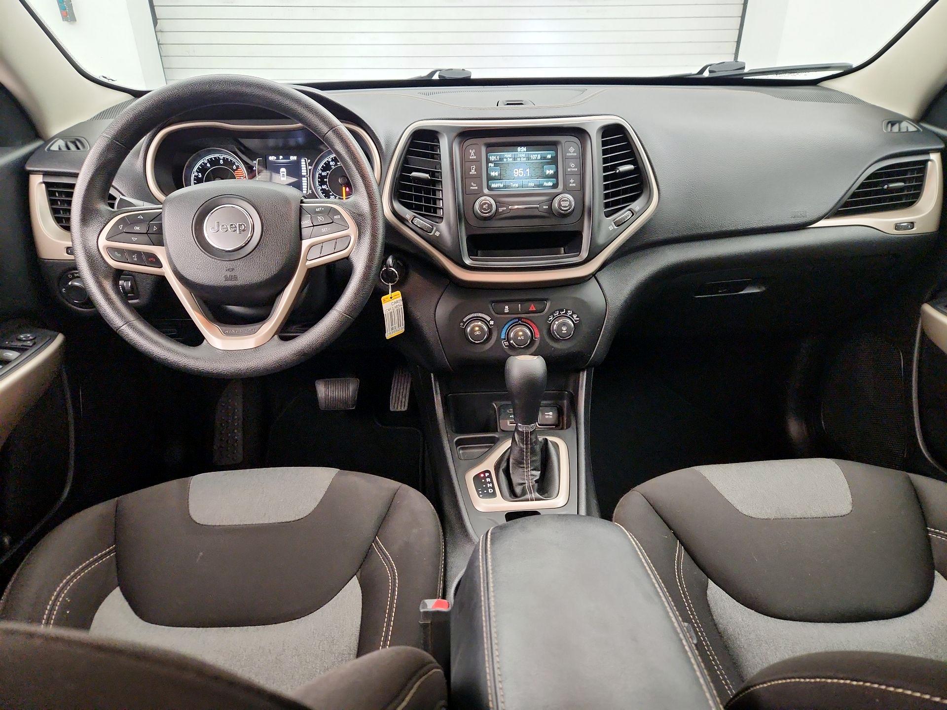 Thumbnail: 2017 Jeep Cherokee - 9