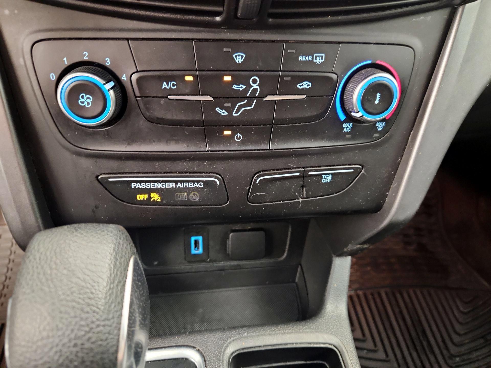 Thumbnail: 2019 Ford Escape - 16