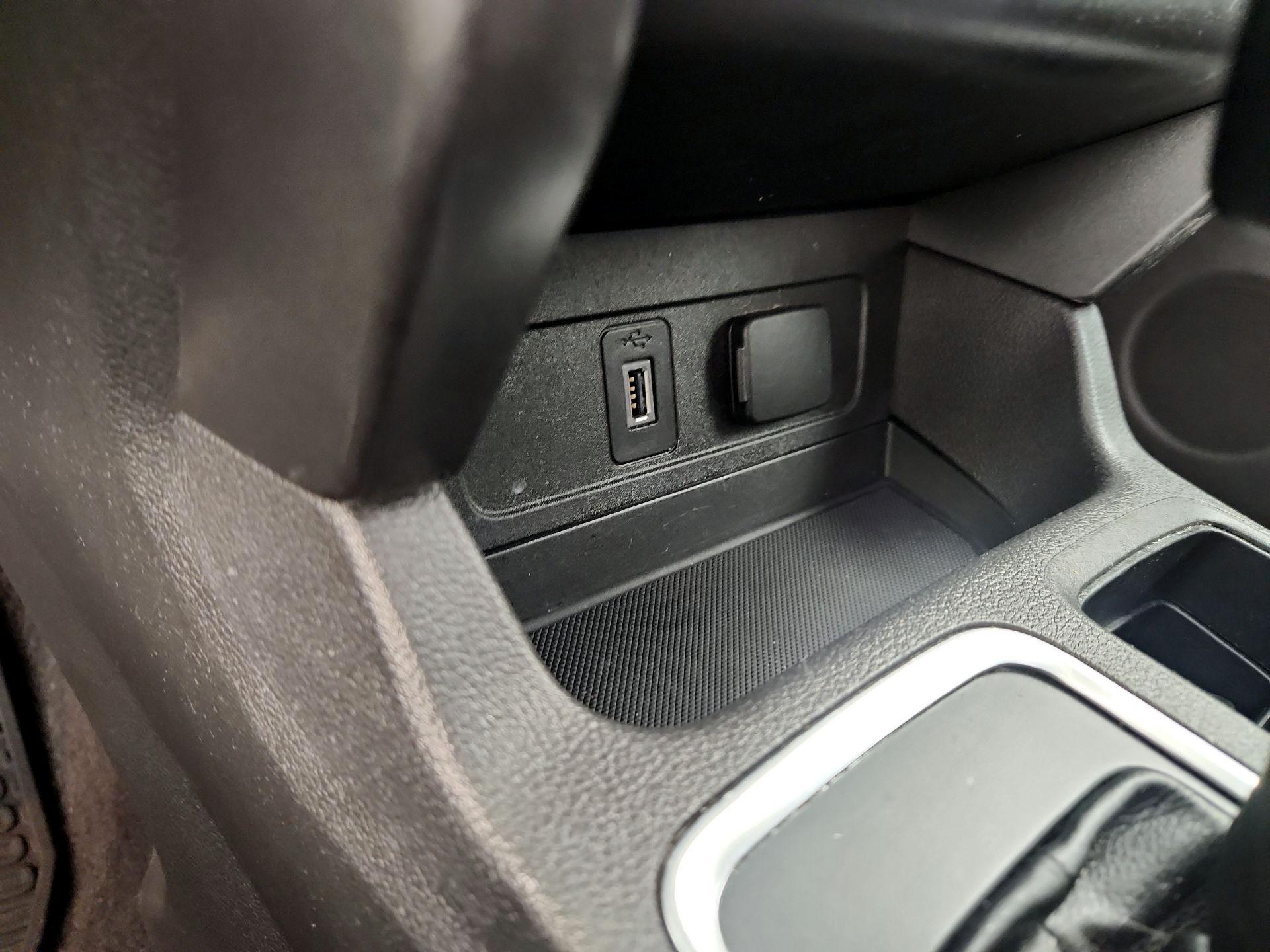 Thumbnail: 2019 Ford Escape - 18