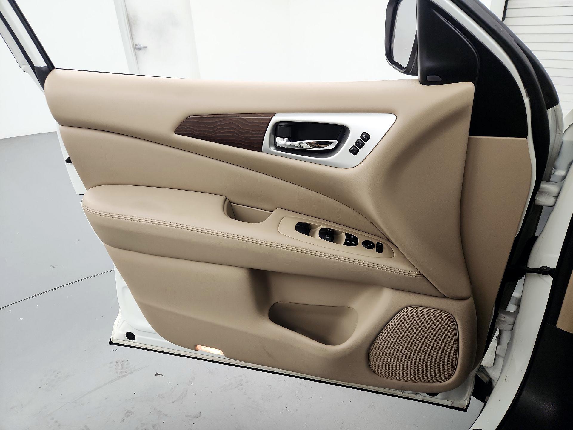 Thumbnail: 2020 Nissan Pathfinder - 12