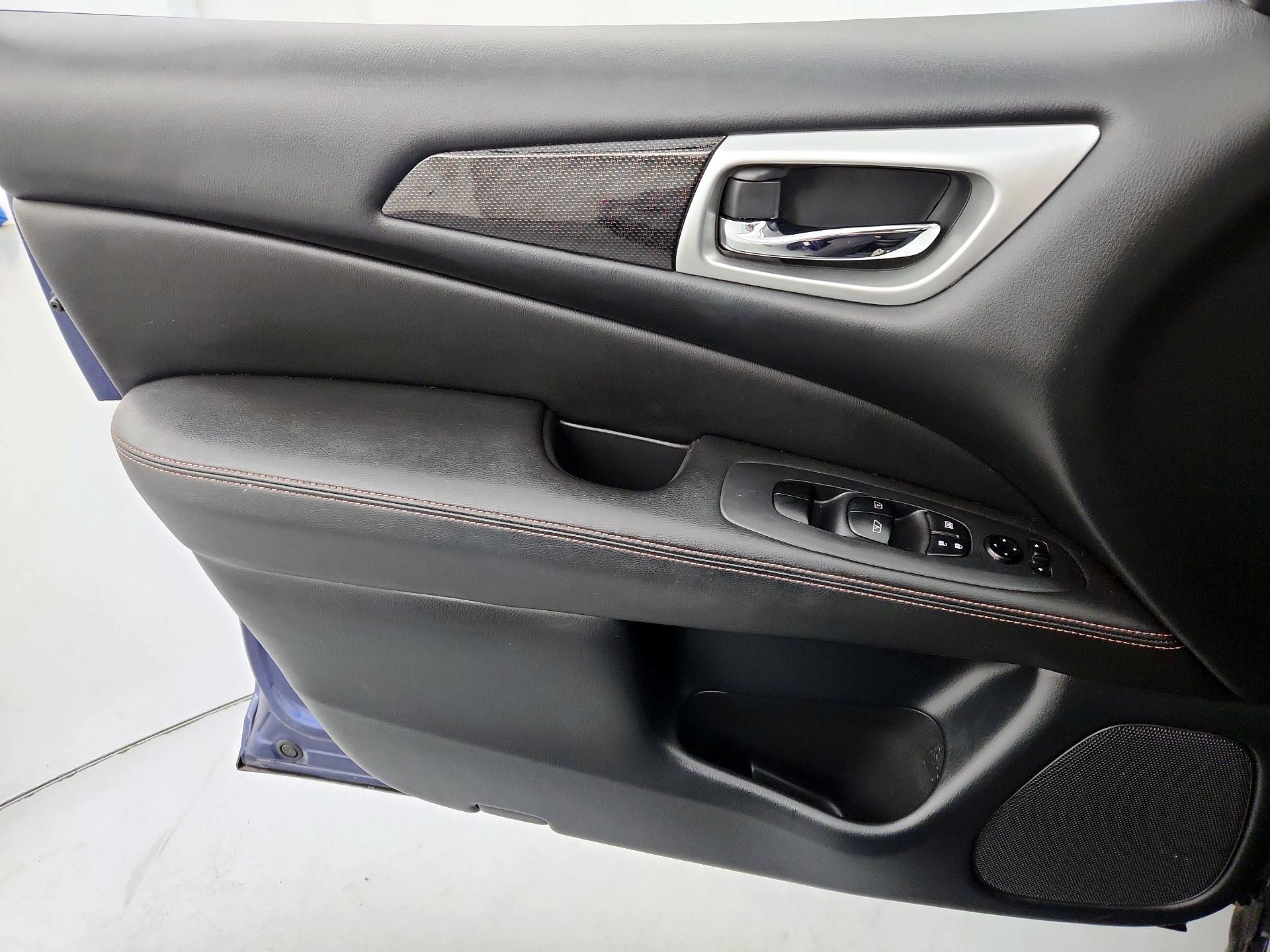 Thumbnail: 2020 Nissan Pathfinder - 12