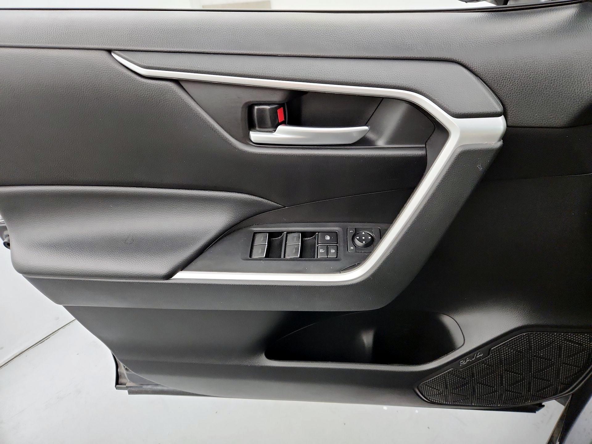 Thumbnail: 2023 Toyota RAV4 - 12