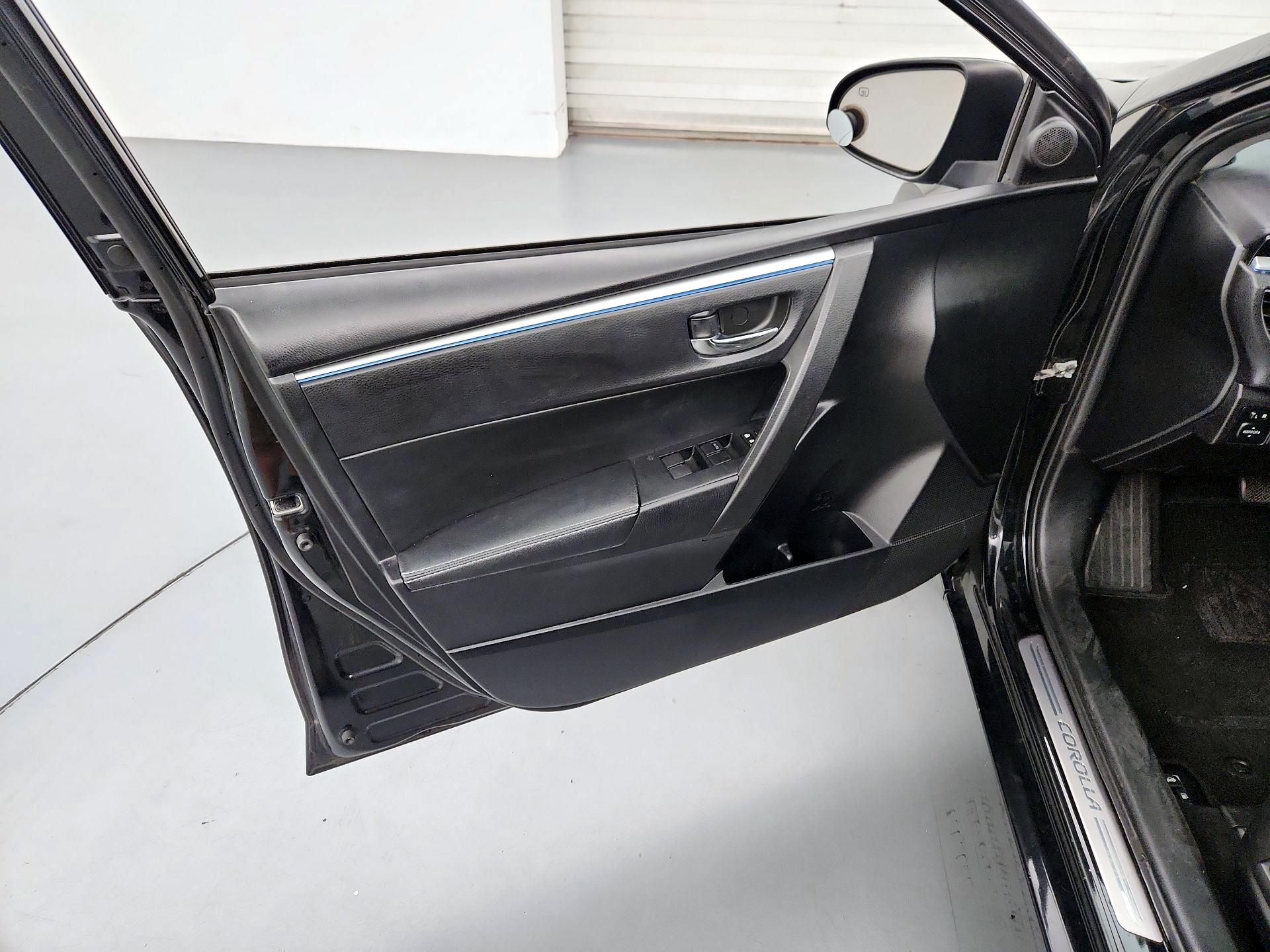 Thumbnail: 2014 Toyota Corolla - 12