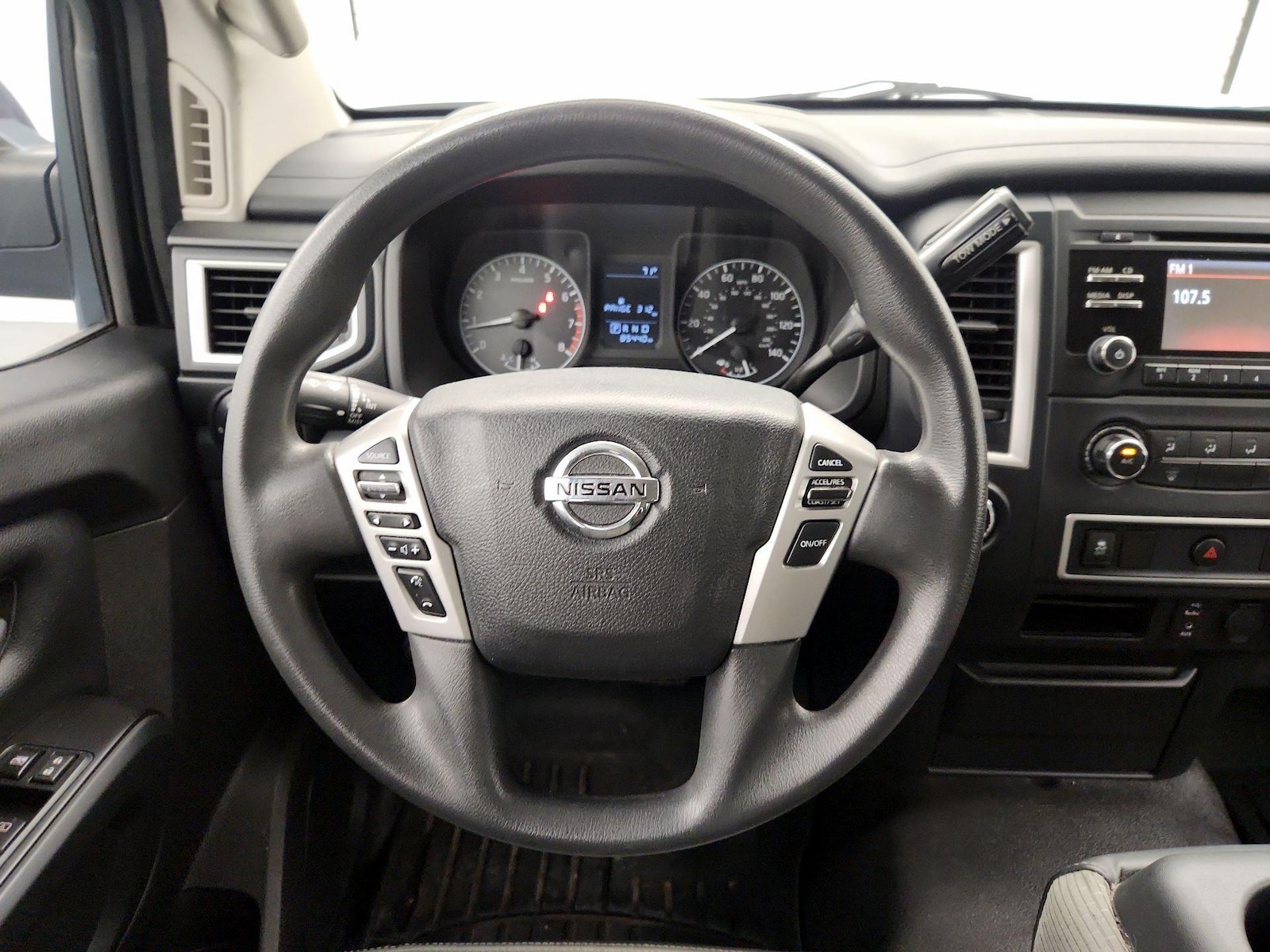 2017 Nissan Titan S - Photo 11