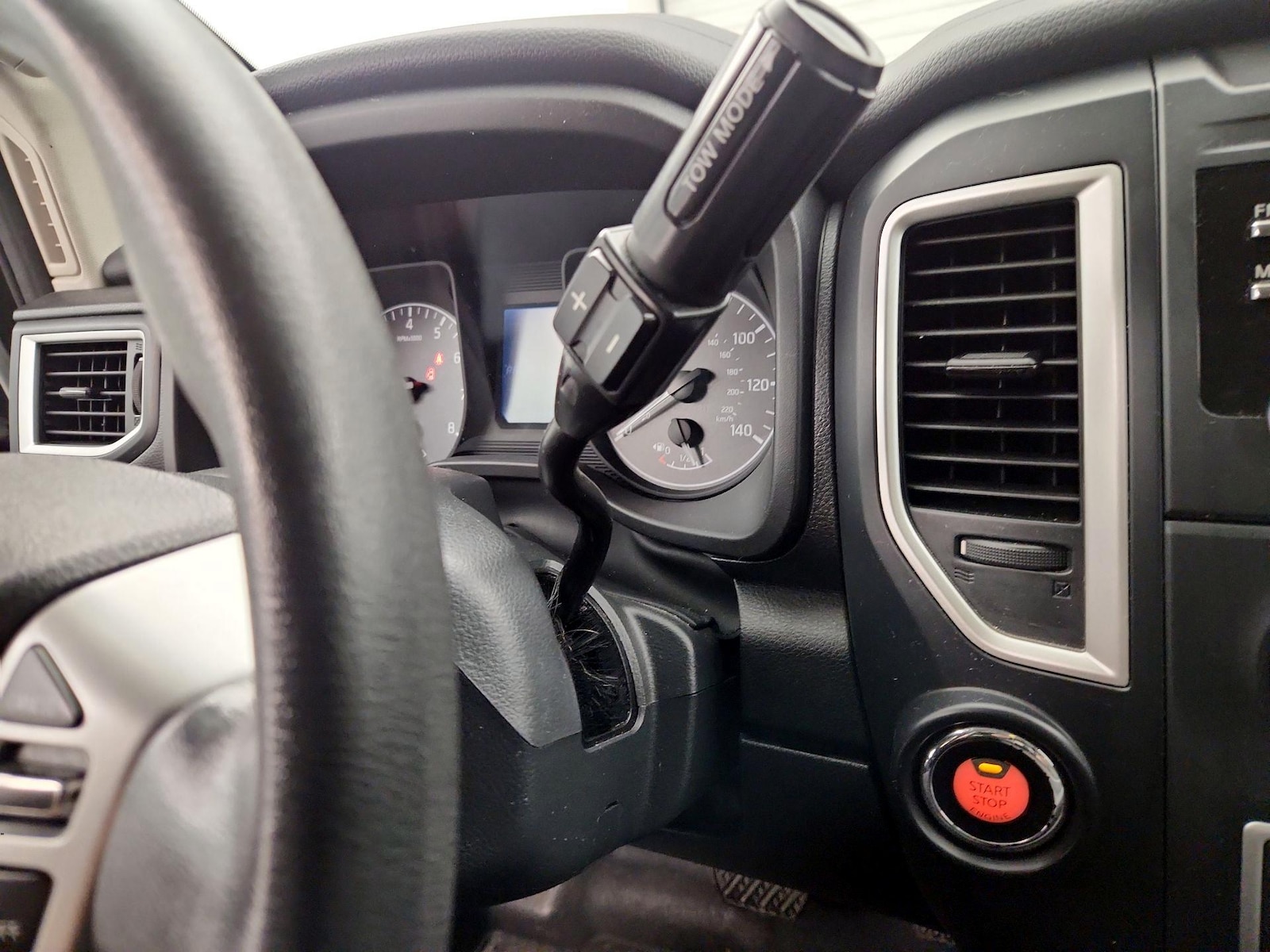 2017 Nissan Titan S - Photo 17