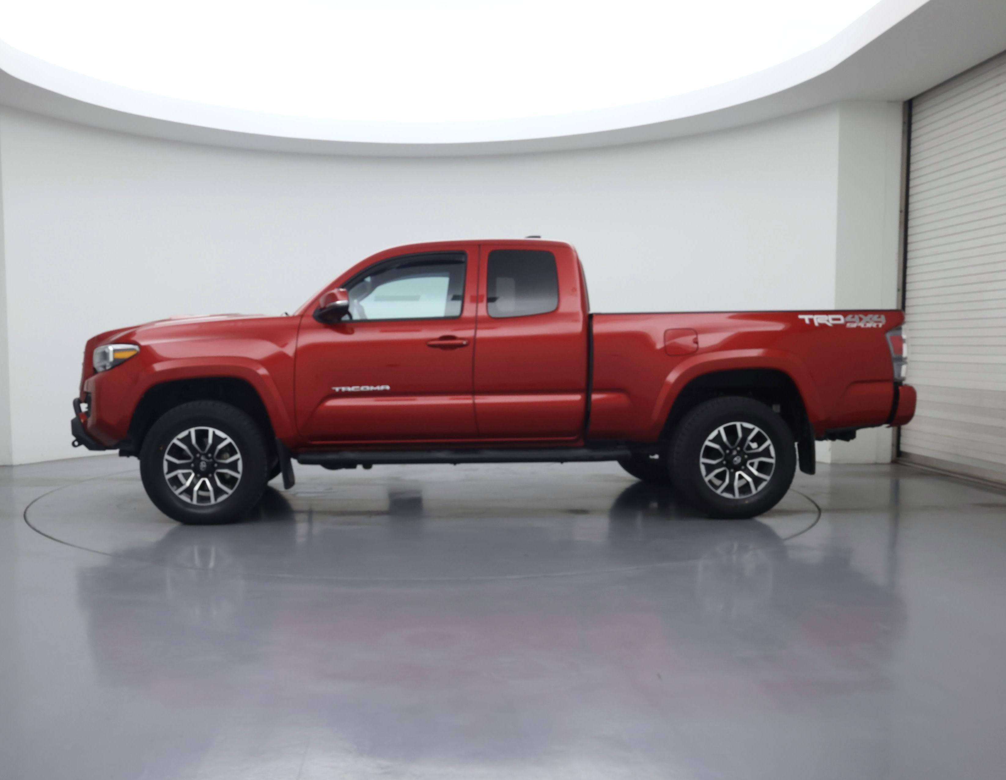 Thumbnail: 2021 Toyota Tacoma - 3