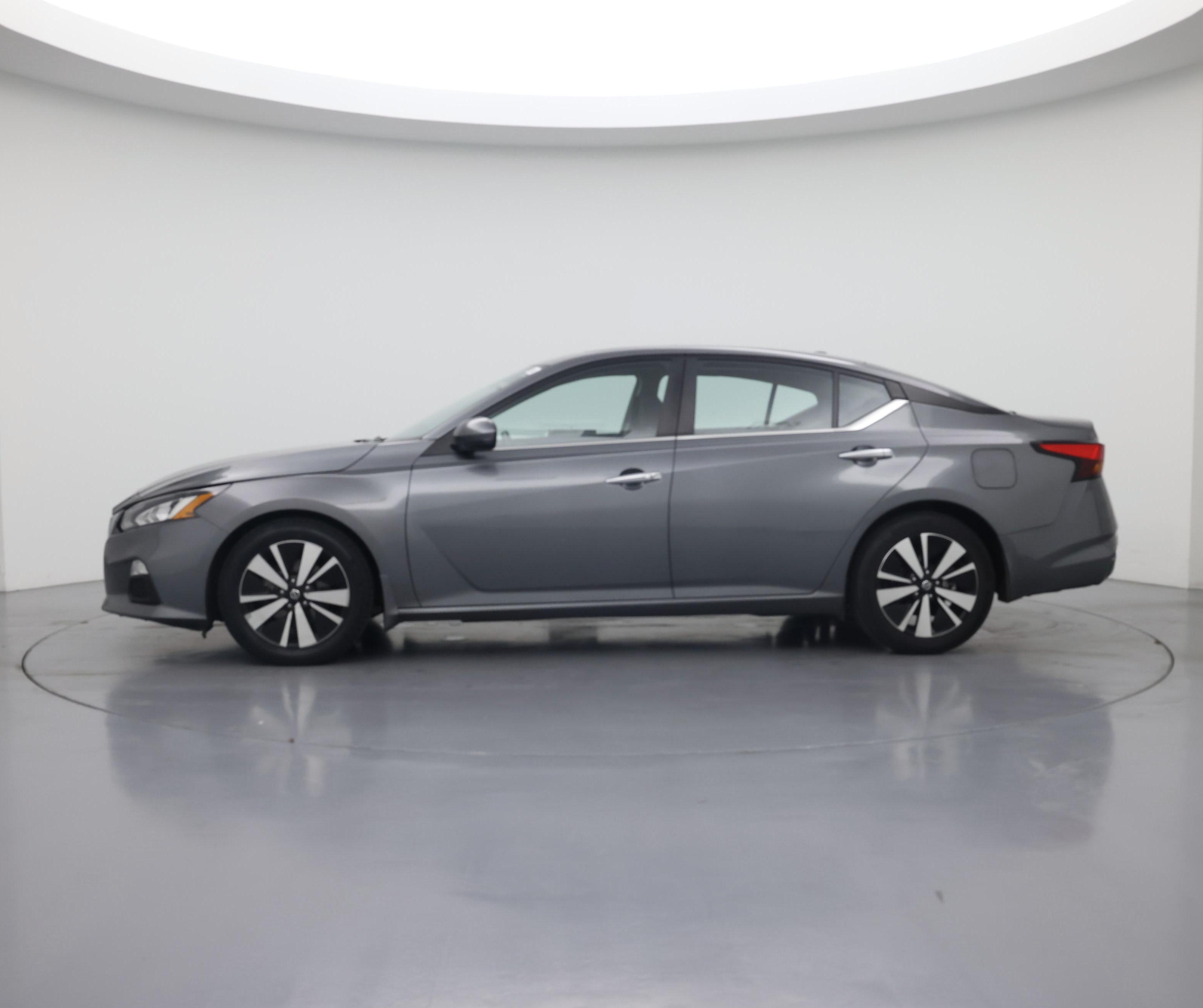 Thumbnail: 2022 Nissan Altima - 3