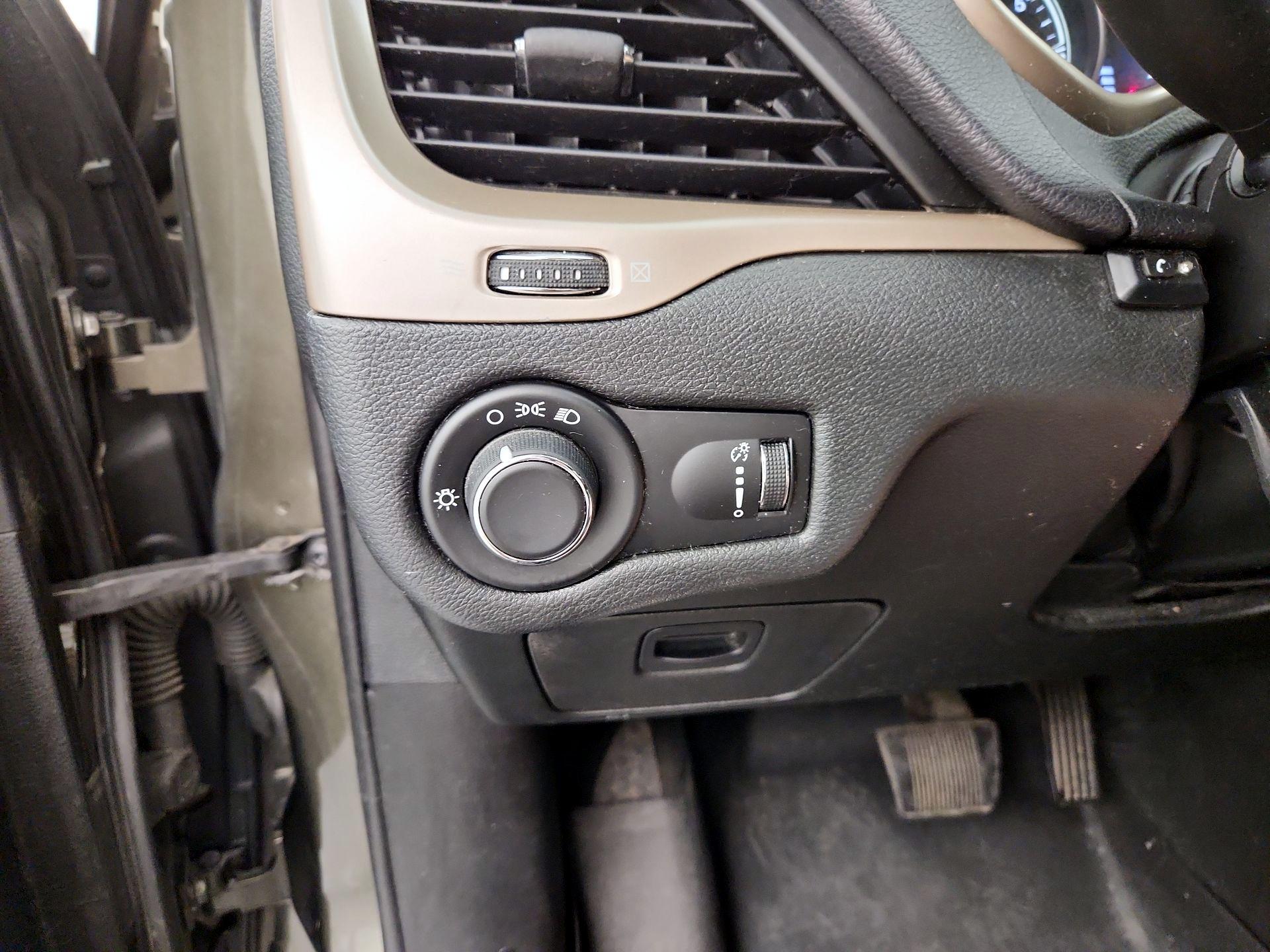 Thumbnail: 2014 Jeep Cherokee - 13
