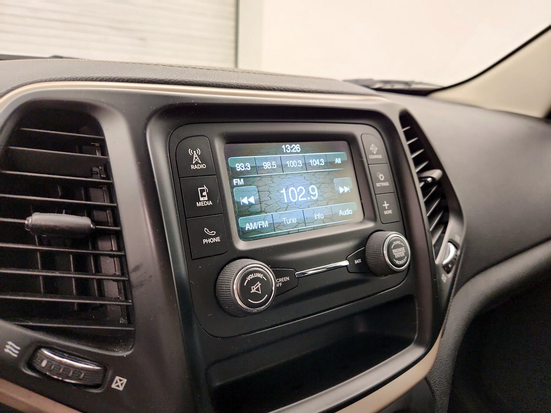 Thumbnail: 2014 Jeep Cherokee - 15