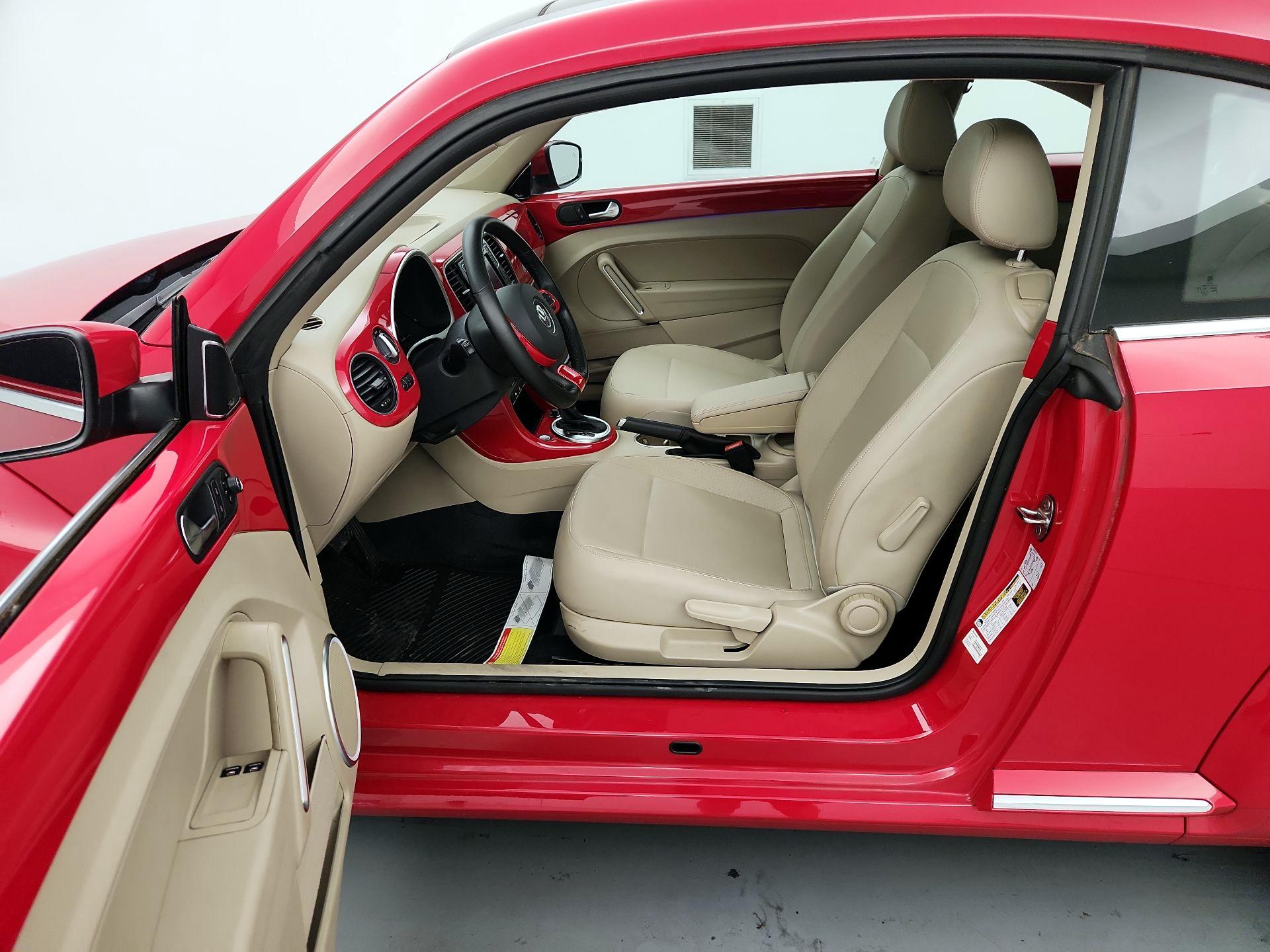 Thumbnail: 2019 Volkswagen Beetle - 11