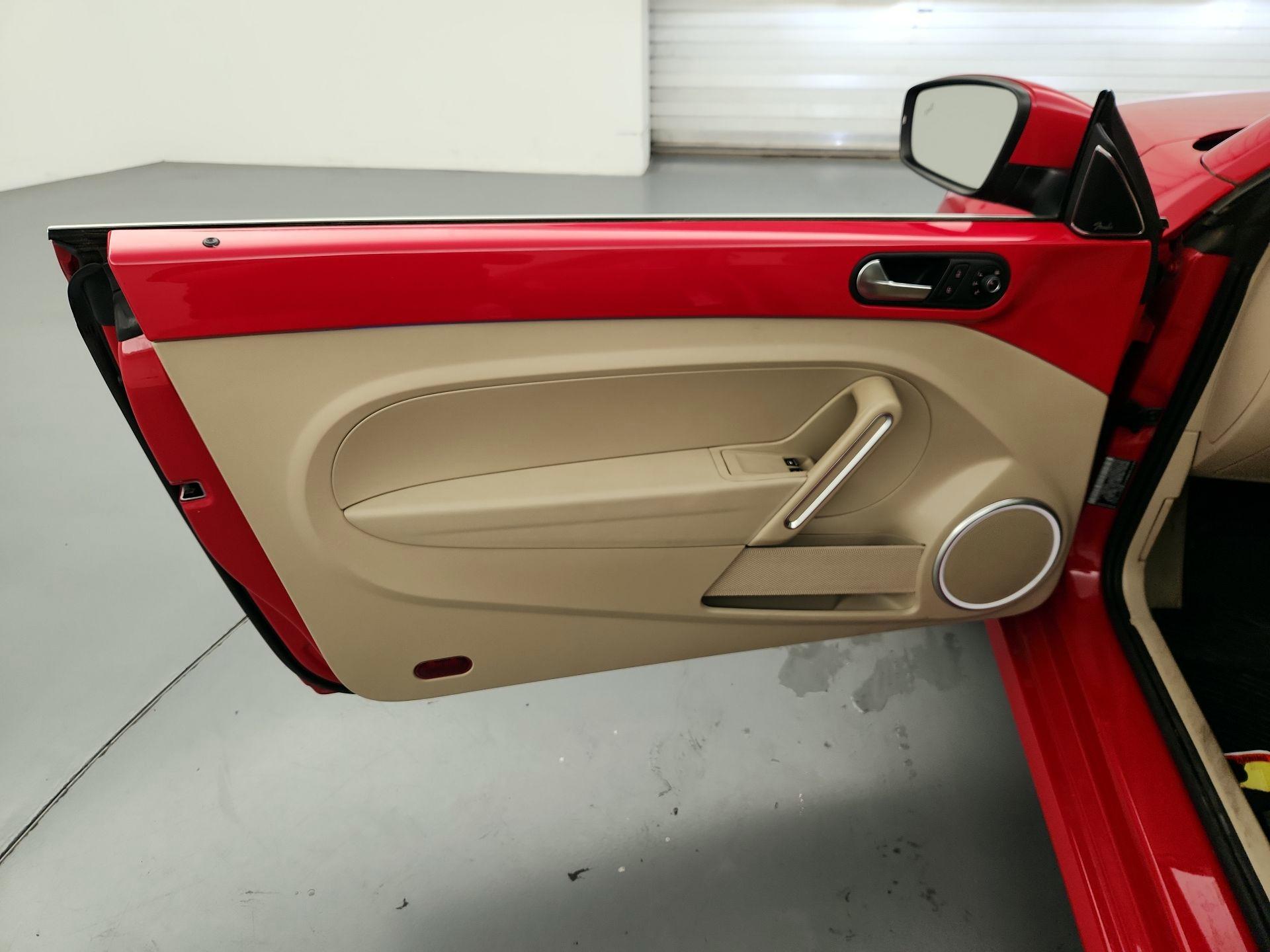 Thumbnail: 2019 Volkswagen Beetle - 12
