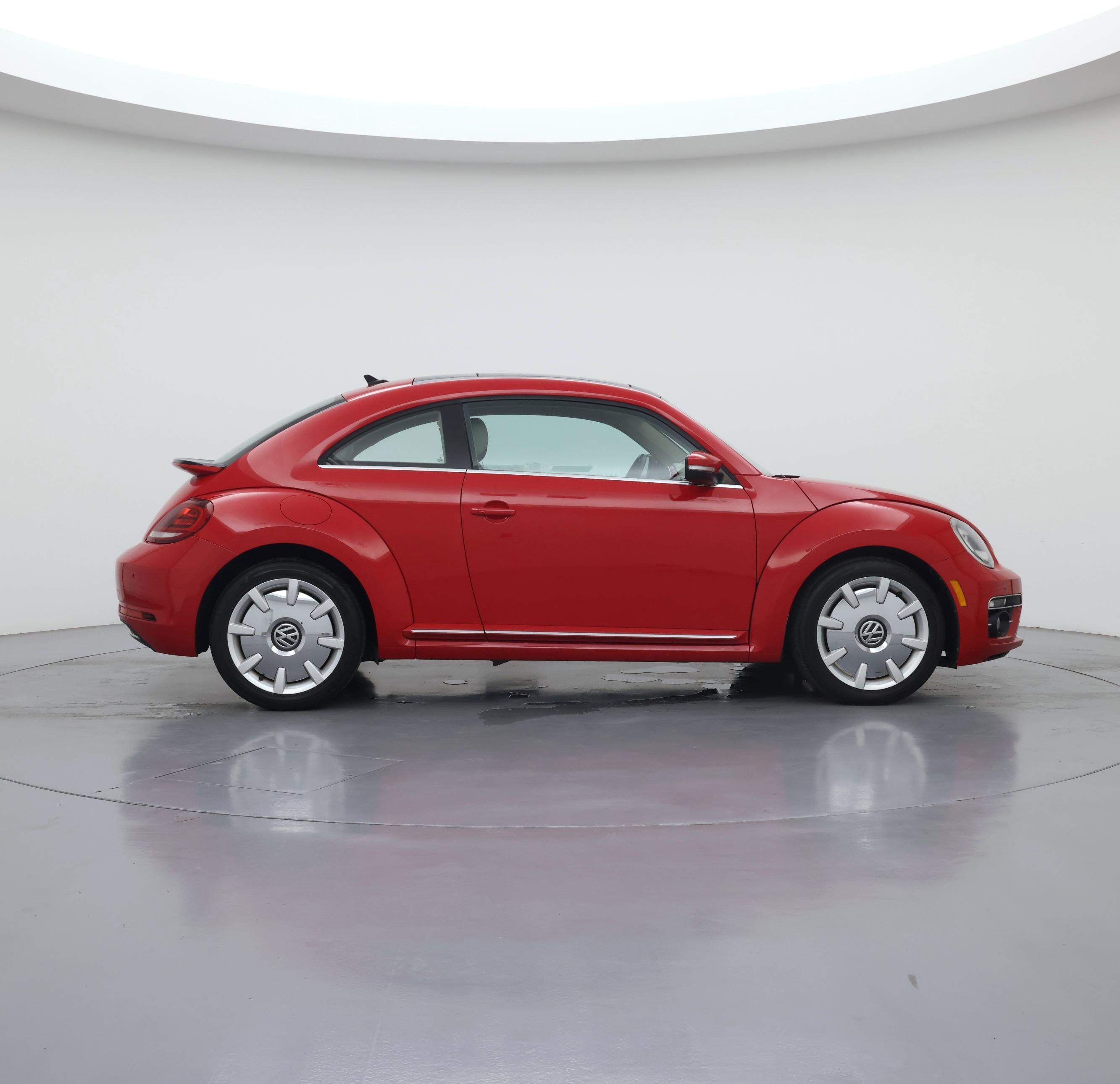 Thumbnail: 2019 Volkswagen Beetle - 7