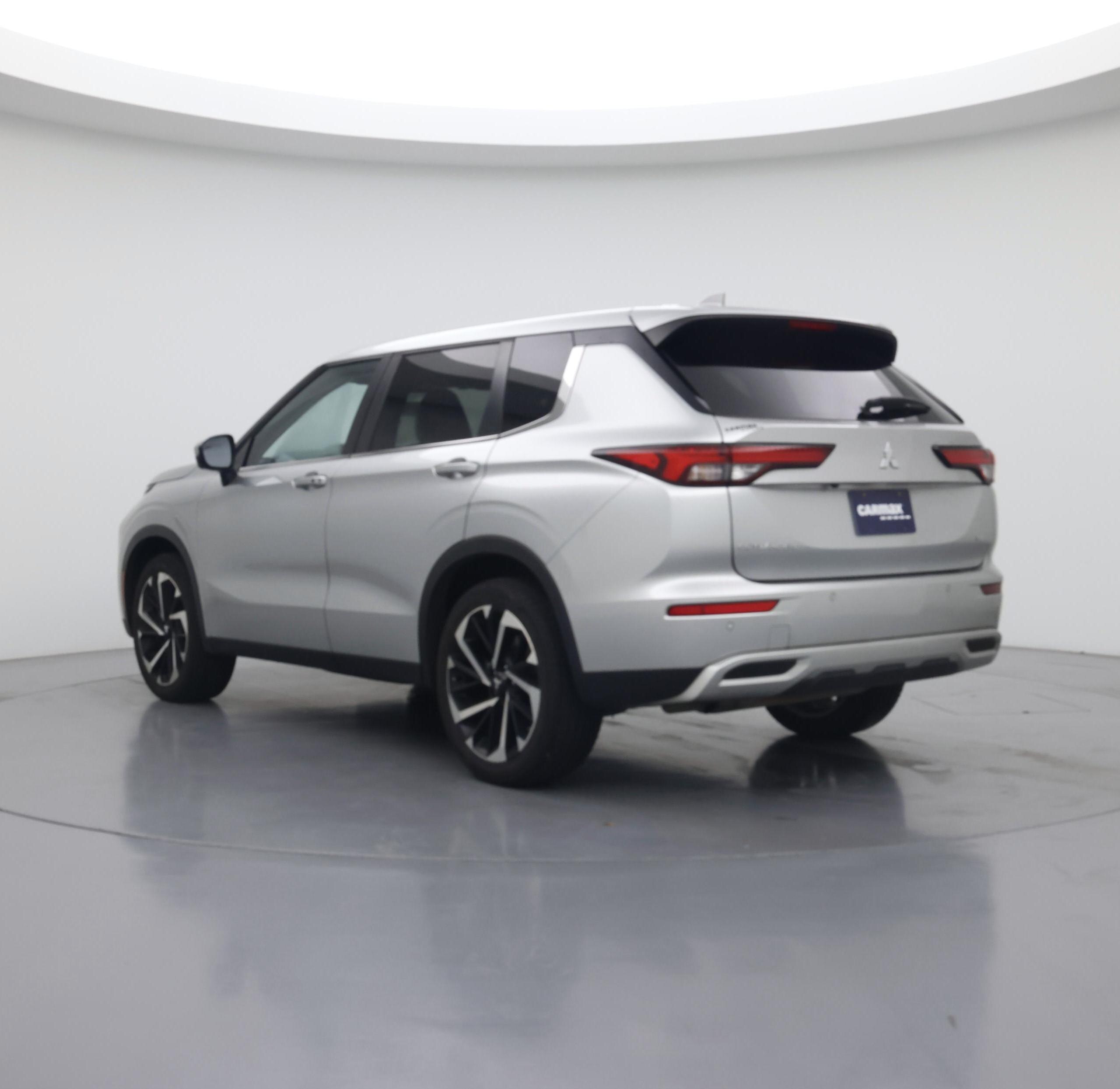Thumbnail: 2024 Mitsubishi Outlander - 2