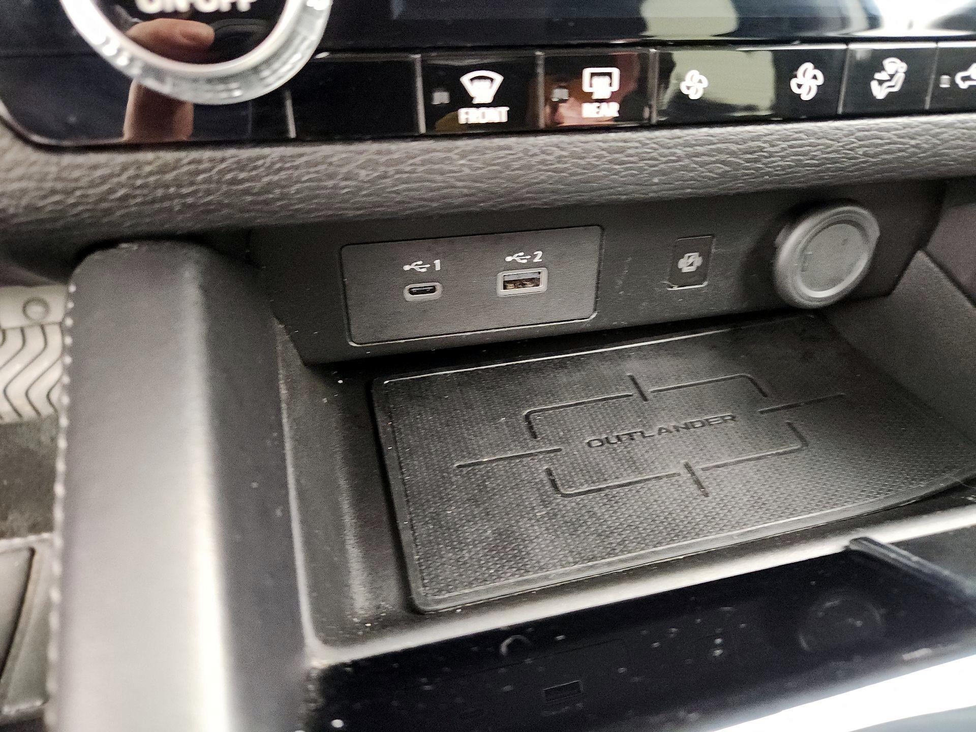 Thumbnail: 2024 Mitsubishi Outlander - 19