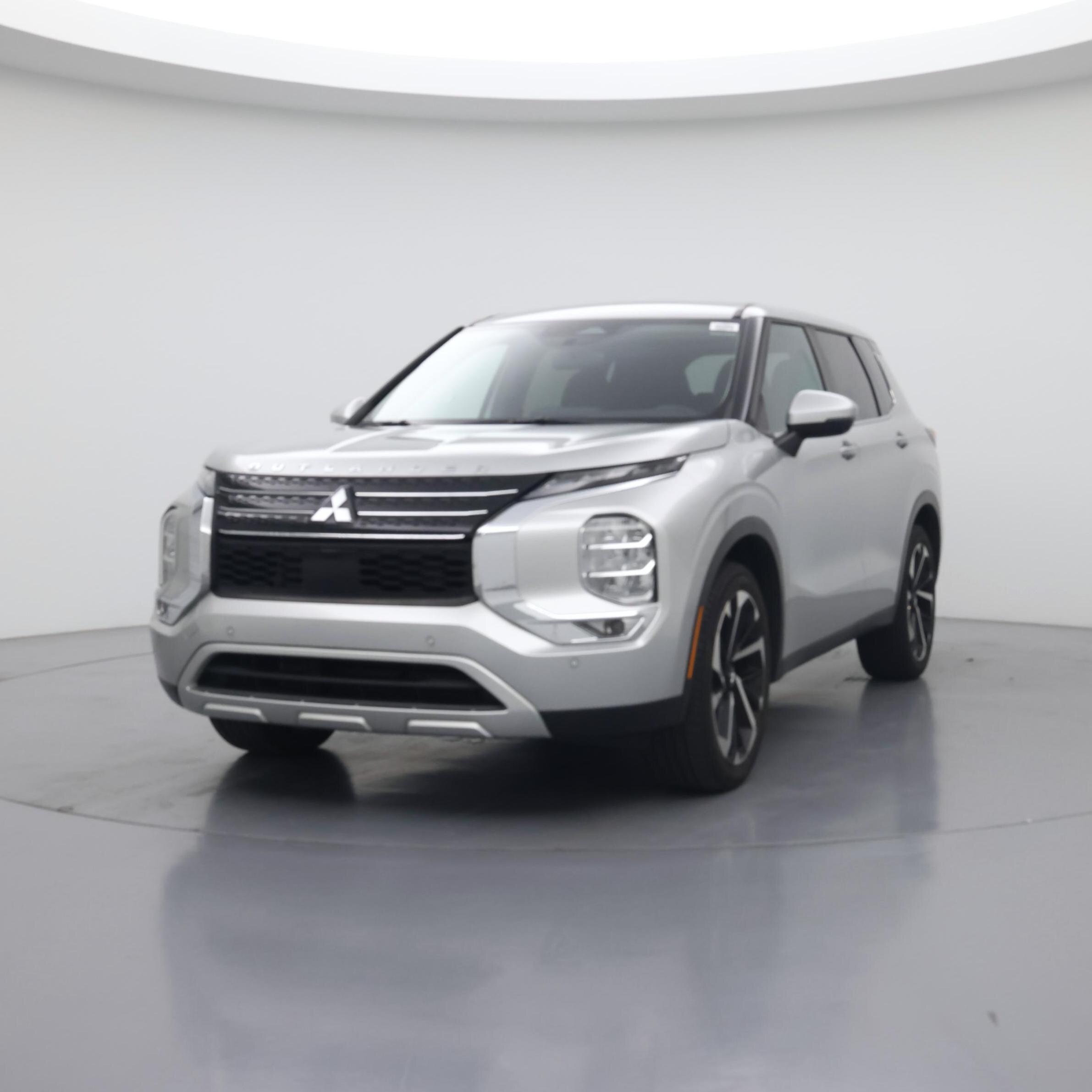 Thumbnail: 2024 Mitsubishi Outlander - 4