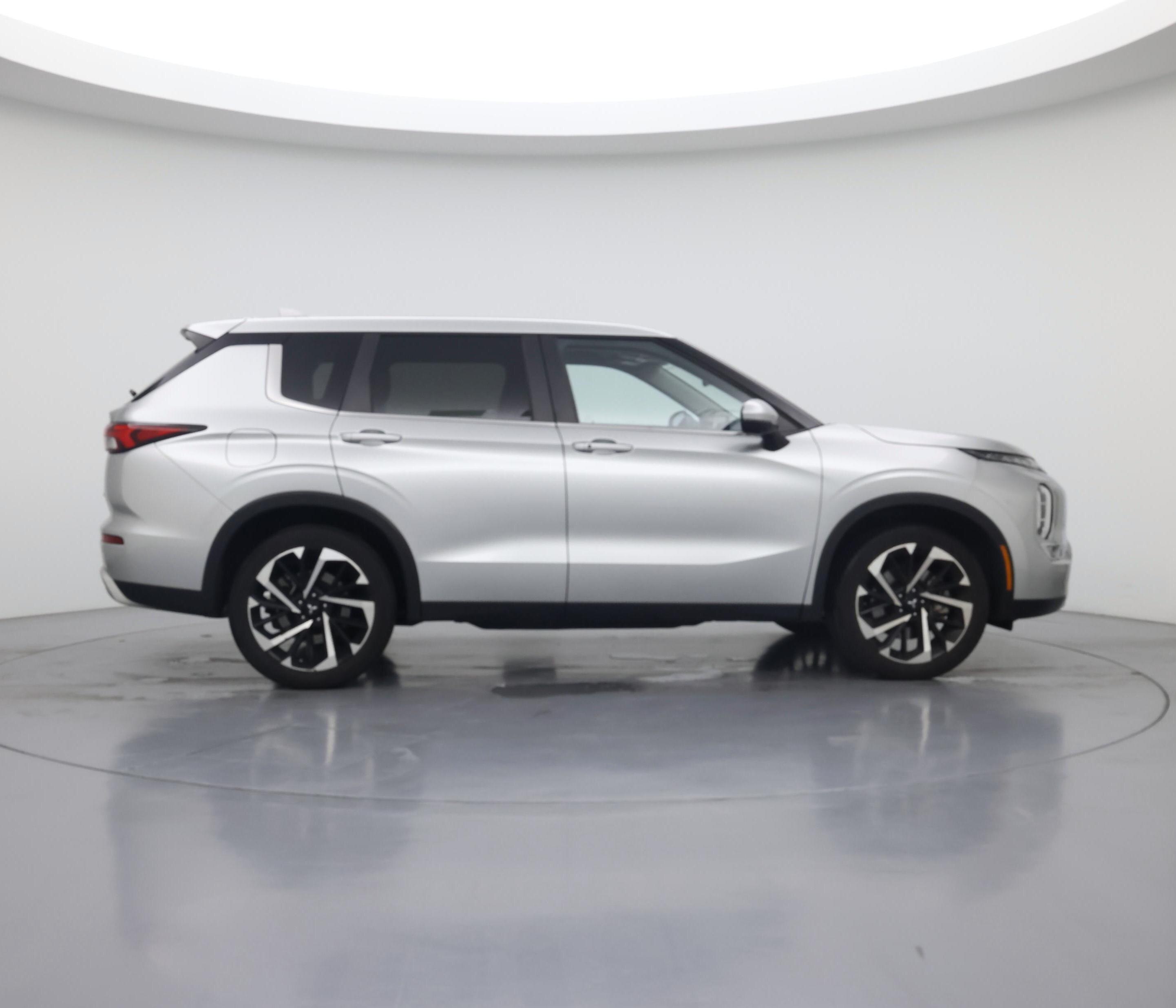 Thumbnail: 2024 Mitsubishi Outlander - 7