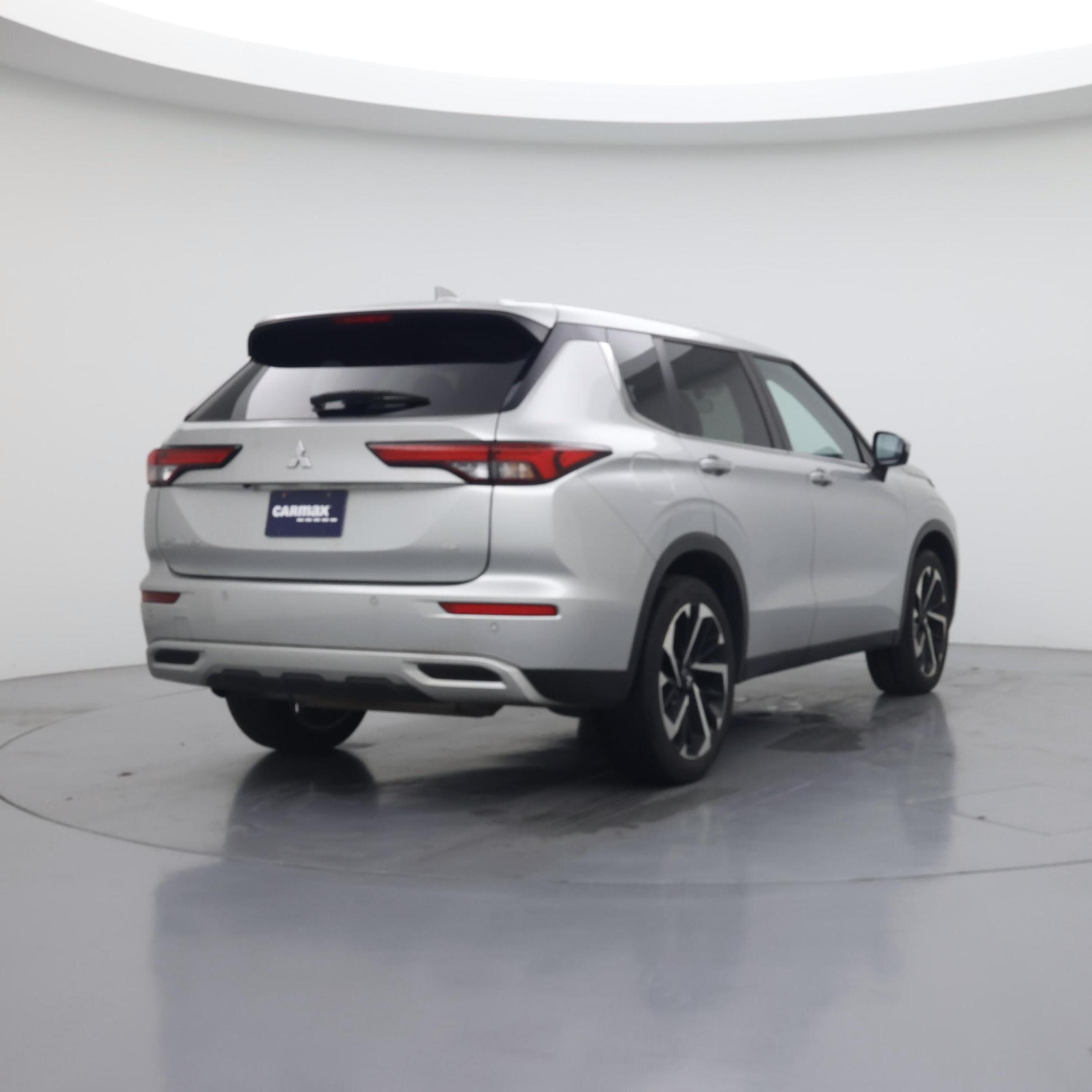 Thumbnail: 2024 Mitsubishi Outlander - 8