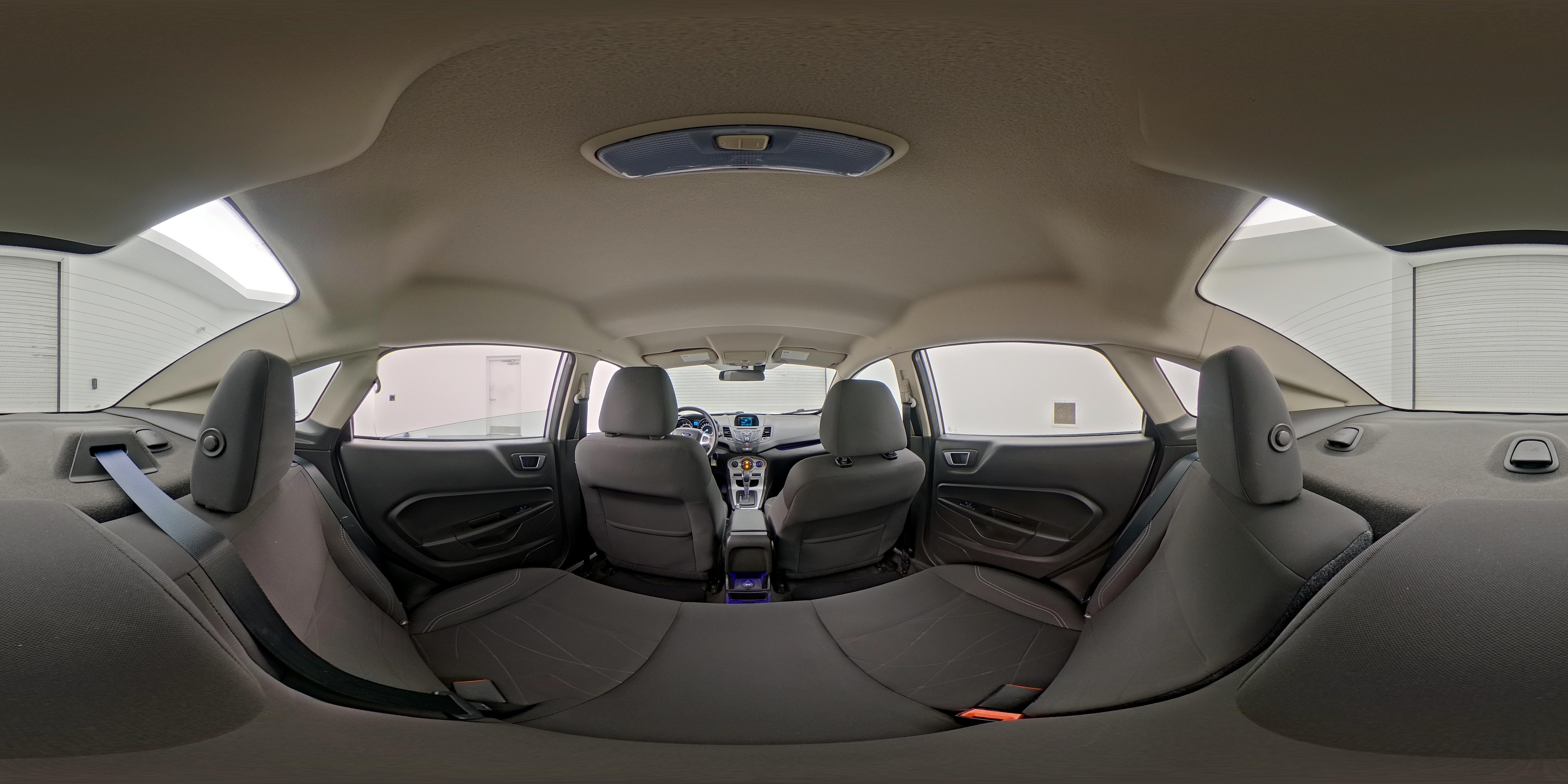 2015 Ford Fiesta SE - Photo 24
