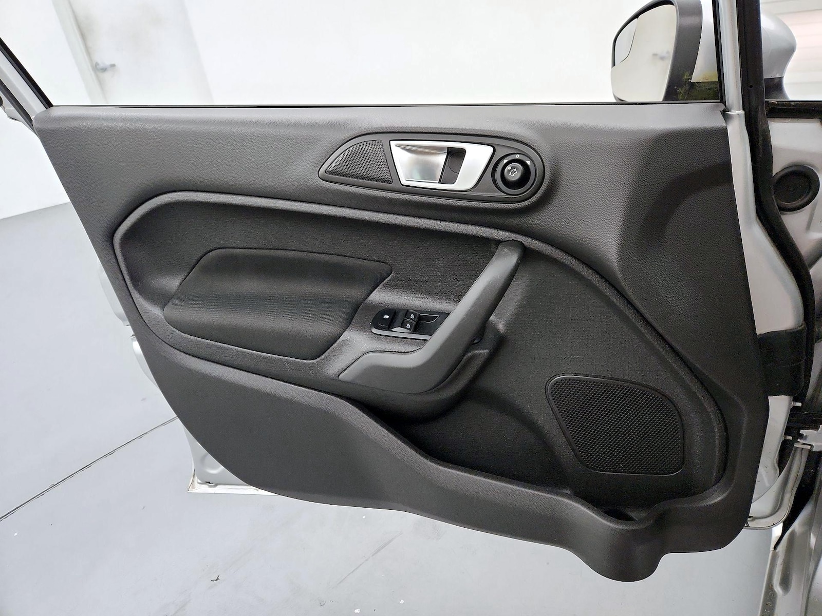2015 Ford Fiesta SE - Photo 13