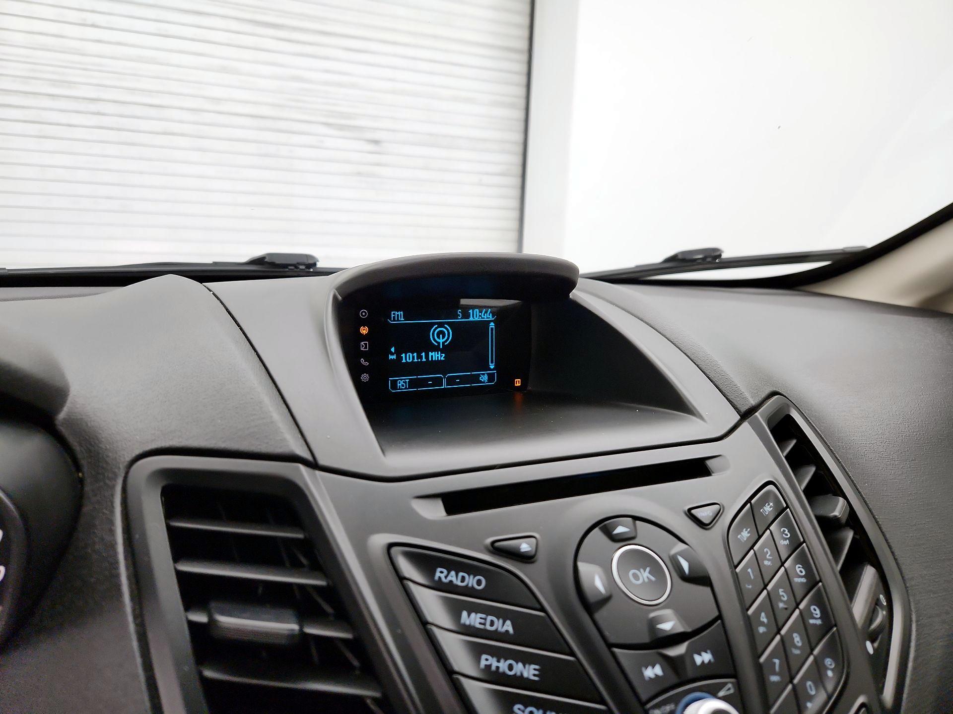 Thumbnail: 2015 Ford Fiesta - 14