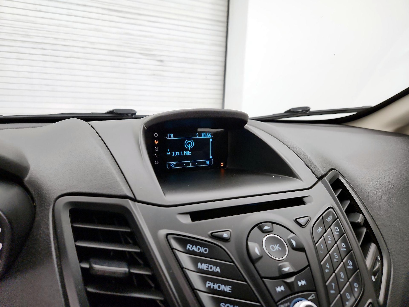 2015 Ford Fiesta SE - Photo 15