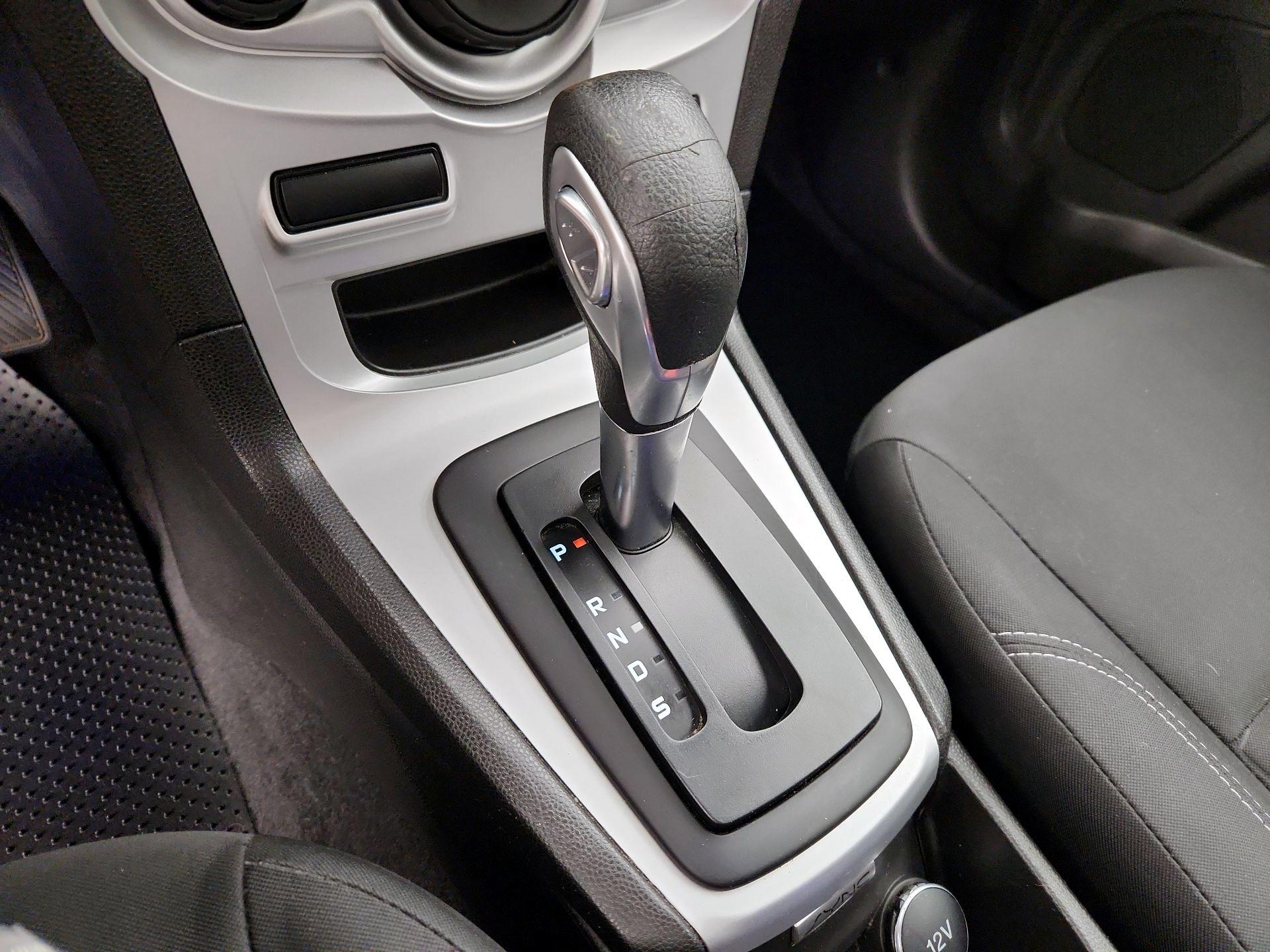 Thumbnail: 2015 Ford Fiesta - 16