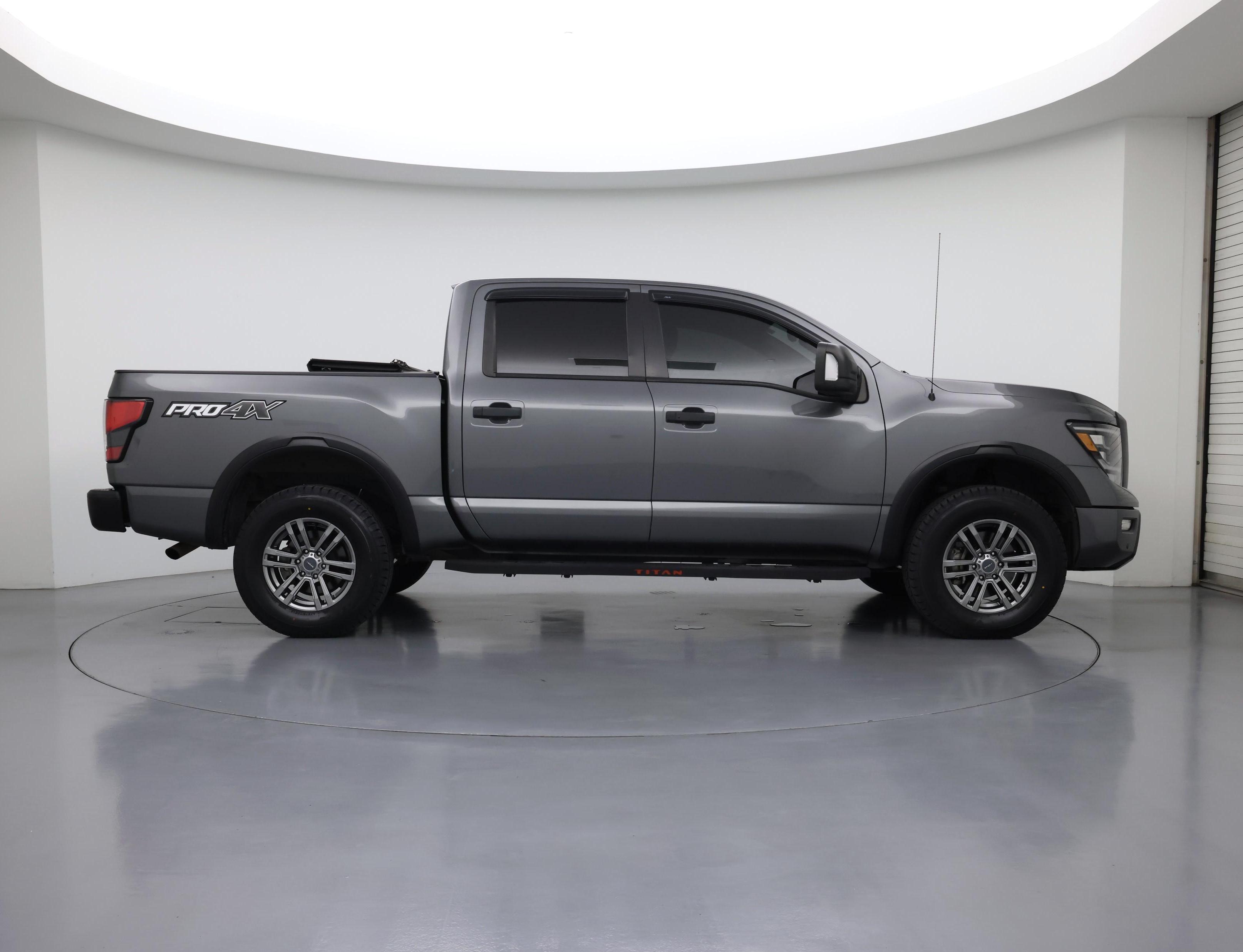 Thumbnail: 2021 Nissan Titan - 7