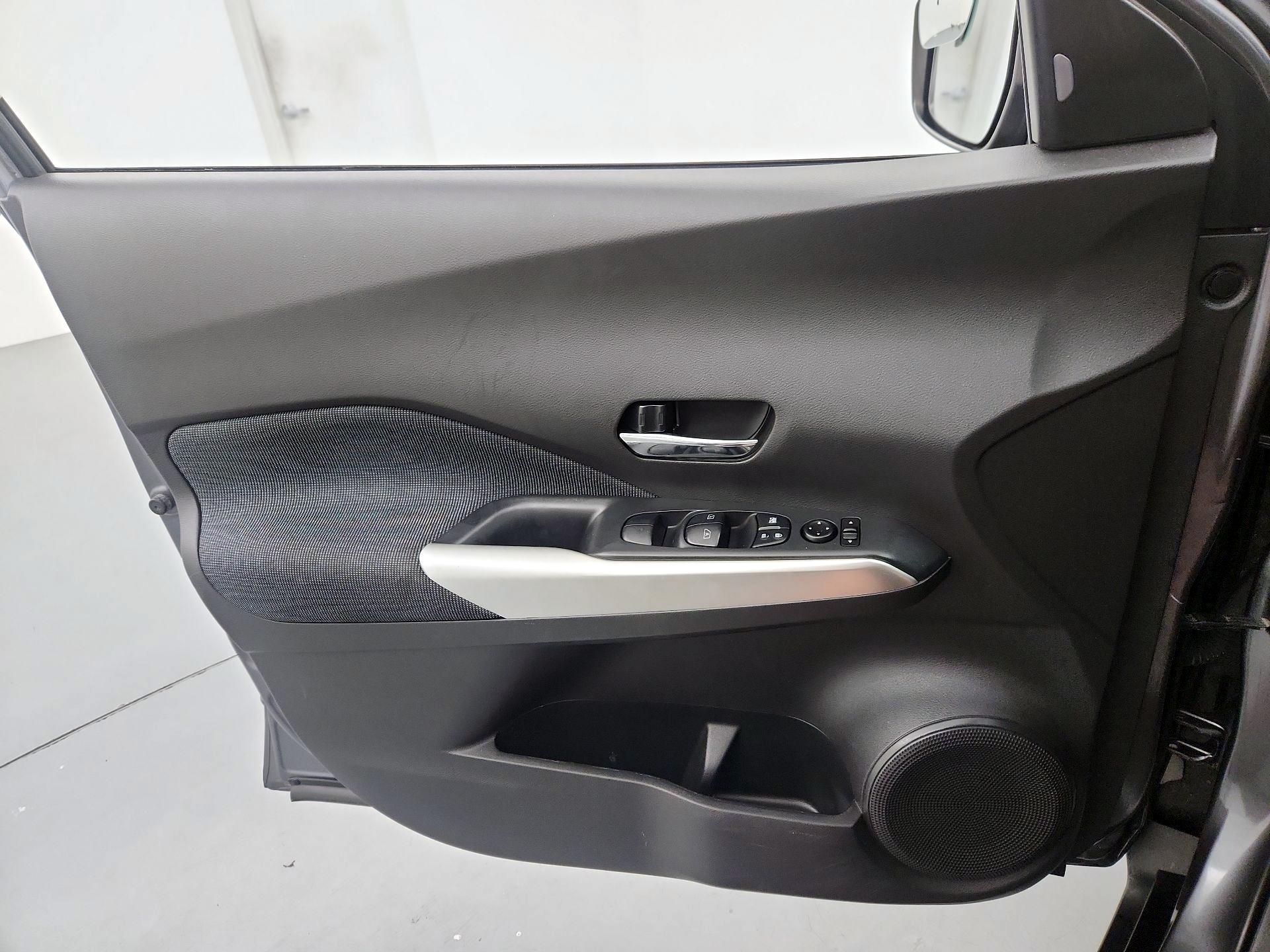 Thumbnail: 2020 Nissan Kicks - 12