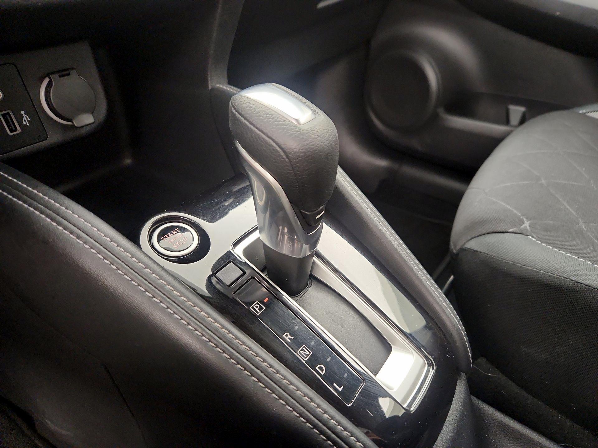 Thumbnail: 2020 Nissan Kicks - 16