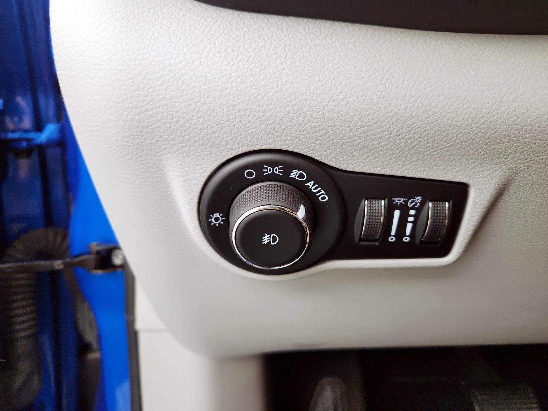 Thumbnail: 2022 Jeep Compass - 13