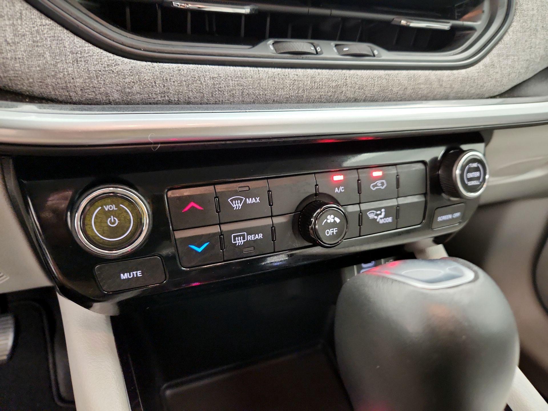 Thumbnail: 2022 Jeep Compass - 16